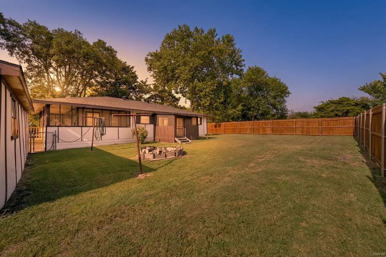 Single Family Residence For Sale in Collin County , 5776 County Road 927, Nevada, Texas 75173, 2 Bedroom, 1 Bathroom, Garage spaces, 1,143 Sqft, built in 1983, mls#21401867, Real Estate Agent in Nevada, Homes For Sale in Collin county, Homes For Sale in Nevada, Realtor in Nevada Texas, Real Estate Brokerage Independent Realty Texas, Luminita Cordes Realtor