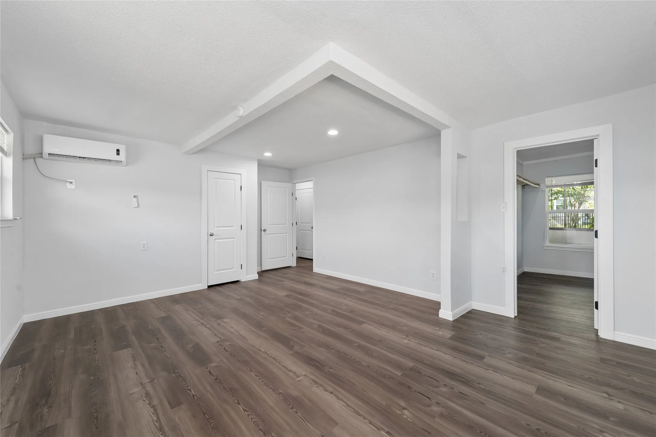 Single Family Residence For Sale in Collin County , 5776 County Road 927, Nevada, Texas 75173, 2 Bedroom, 1 Bathroom, Garage spaces, 1,143 Sqft, built in 1983, mls#21401867, Real Estate Agent in Nevada, Homes For Sale in Collin county, Homes For Sale in Nevada, Realtor in Nevada Texas, Real Estate Brokerage Independent Realty Texas, Luminita Cordes Realtor
