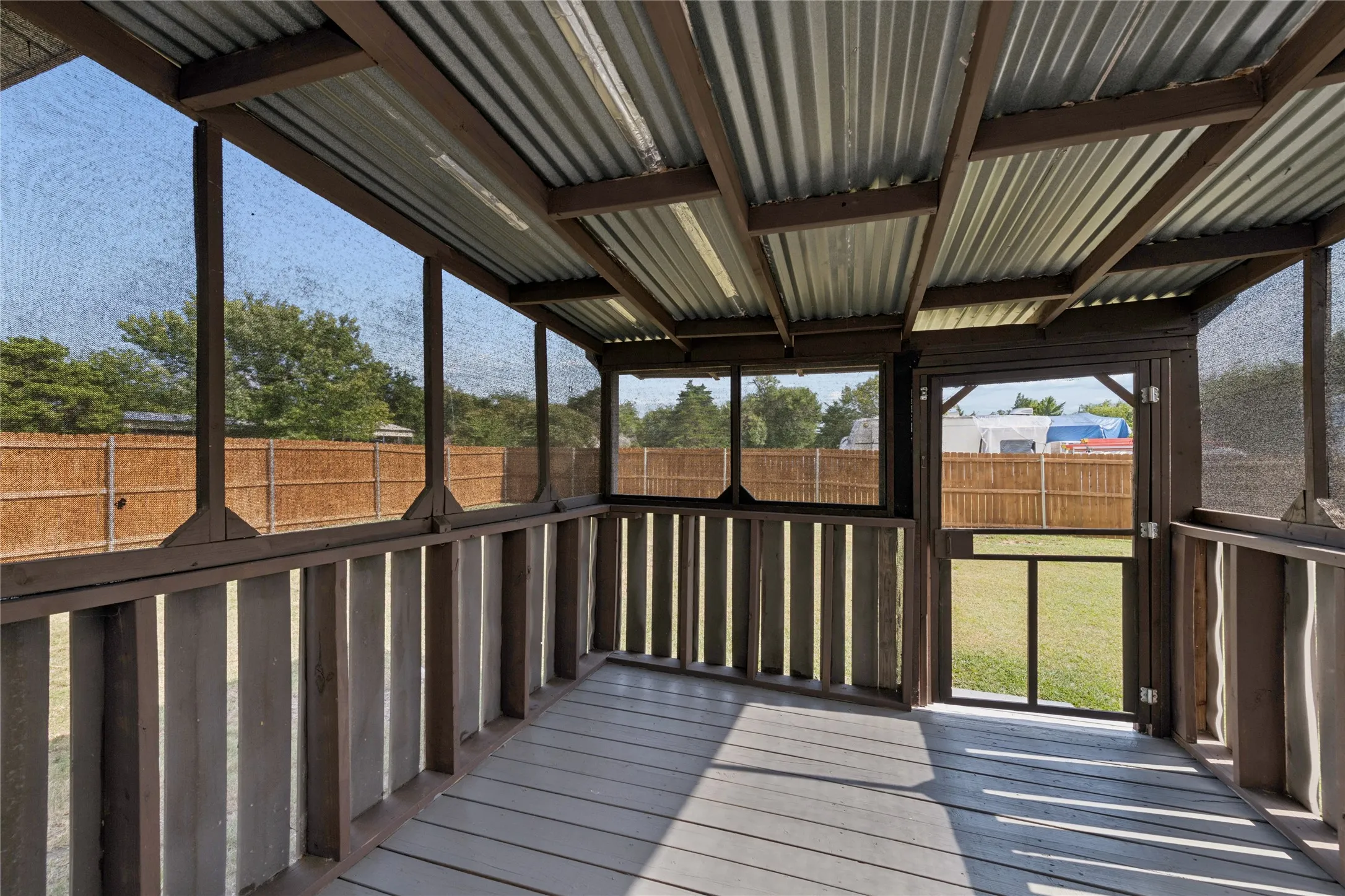 Single Family Residence For Sale in Collin County , 5776 County Road 927, Nevada, Texas 75173, 2 Bedroom, 1 Bathroom, Garage spaces, 1,143 Sqft, built in 1983, mls#21401867, Real Estate Agent in Nevada, Homes For Sale in Collin county, Homes For Sale in Nevada, Realtor in Nevada Texas, Real Estate Brokerage Independent Realty Texas, Luminita Cordes Realtor