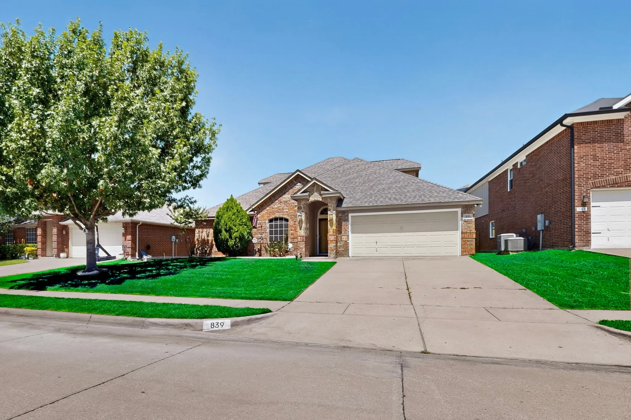 Single Family Residence For Sale in Tarrant County , 839 Evergreen Lane, Burleson, Texas 76028, 4 Bedroom, 2 Bathroom, 2 Garage spaces, 2,714 Sqft, built in 2005, mls#21401871, Real Estate Agent in Burleson, Homes For Sale in Tarrant county, Homes For Sale in Burleson, Realtor in Burleson Texas, Real Estate Brokerage Independent Realty Texas, Luminita Cordes Realtor