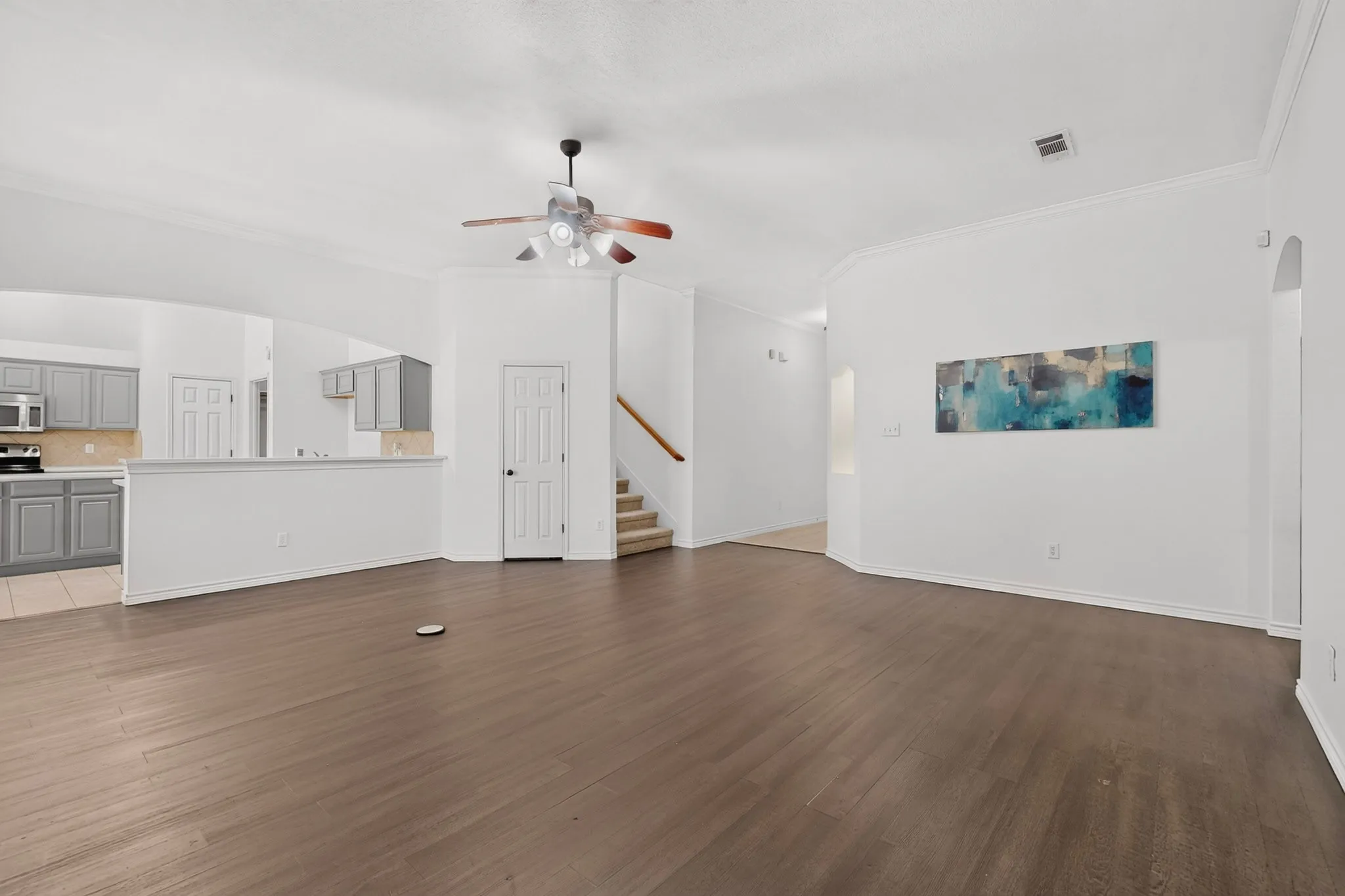 Single Family Residence For Sale in Tarrant County , 839 Evergreen Lane, Burleson, Texas 76028, 4 Bedroom, 2 Bathroom, 2 Garage spaces, 2,714 Sqft, built in 2005, mls#21401871, Real Estate Agent in Burleson, Homes For Sale in Tarrant county, Homes For Sale in Burleson, Realtor in Burleson Texas, Real Estate Brokerage Independent Realty Texas, Luminita Cordes Realtor