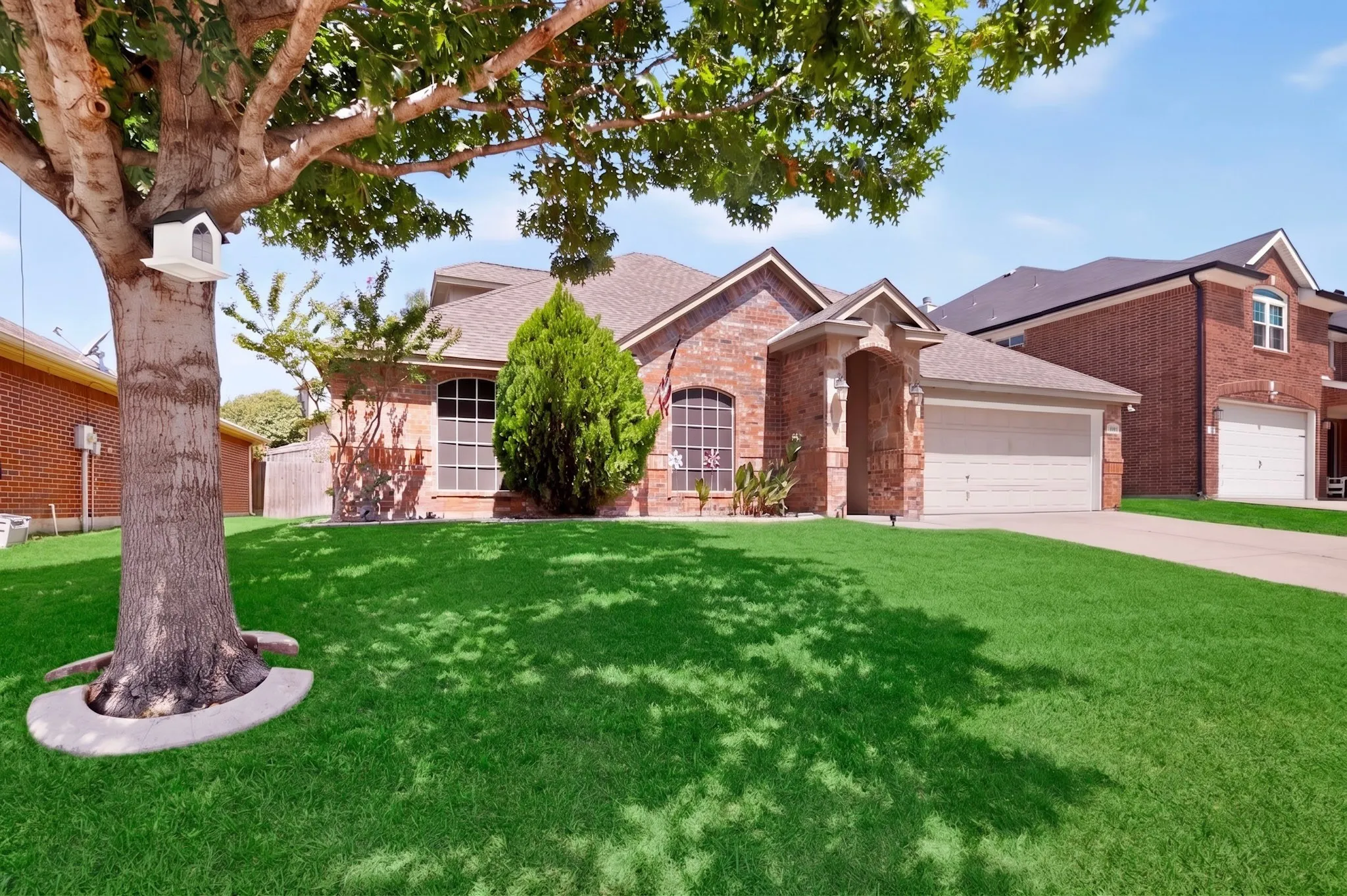 Single Family Residence For Sale in Tarrant County , 839 Evergreen Lane, Burleson, Texas 76028, 4 Bedroom, 2 Bathroom, 2 Garage spaces, 2,714 Sqft, built in 2005, mls#21401871, Real Estate Agent in Burleson, Homes For Sale in Tarrant county, Homes For Sale in Burleson, Realtor in Burleson Texas, Real Estate Brokerage Independent Realty Texas, Luminita Cordes Realtor