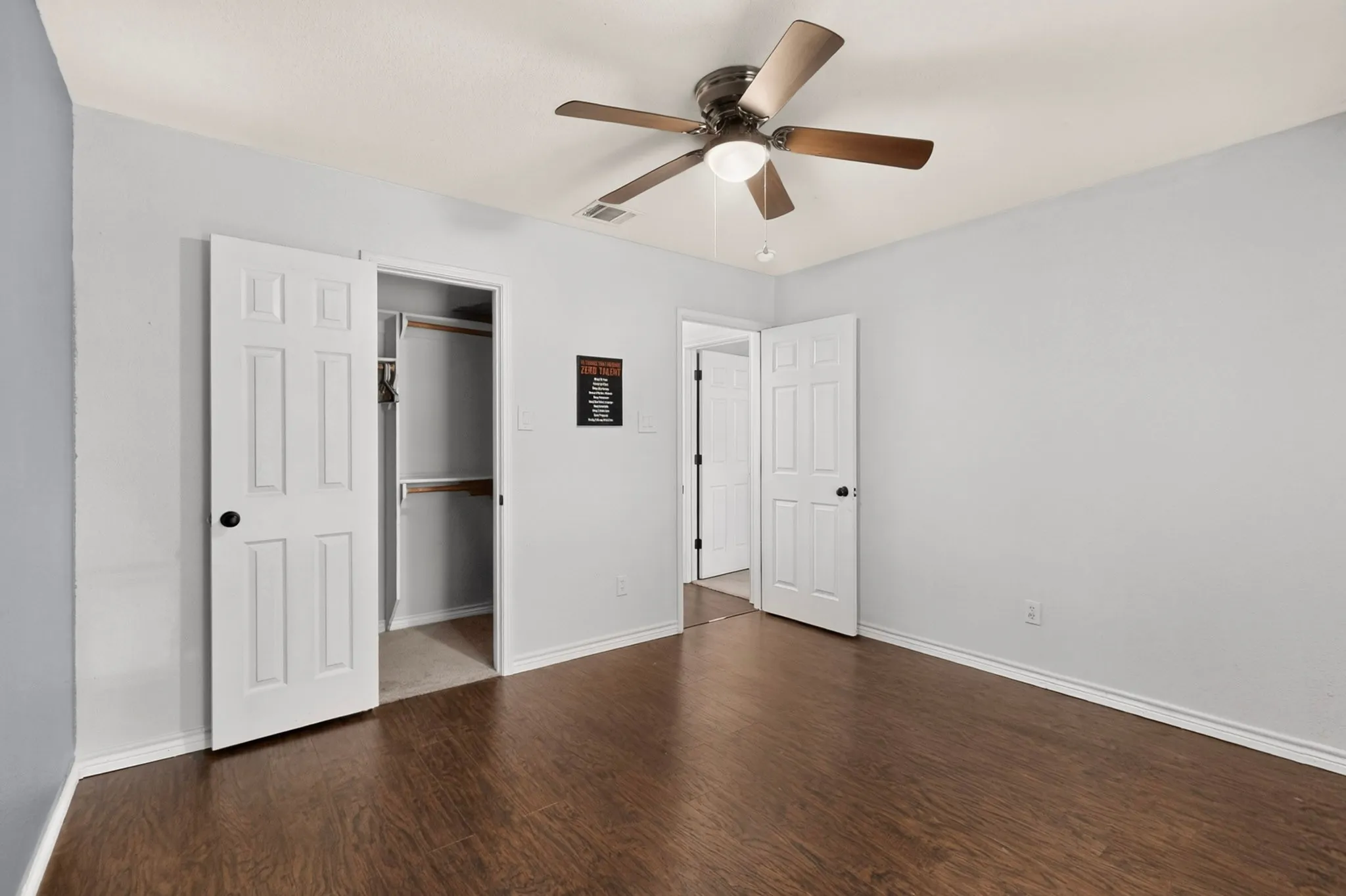 Single Family Residence For Sale in Tarrant County , 839 Evergreen Lane, Burleson, Texas 76028, 4 Bedroom, 2 Bathroom, 2 Garage spaces, 2,714 Sqft, built in 2005, mls#21401871, Real Estate Agent in Burleson, Homes For Sale in Tarrant county, Homes For Sale in Burleson, Realtor in Burleson Texas, Real Estate Brokerage Independent Realty Texas, Luminita Cordes Realtor