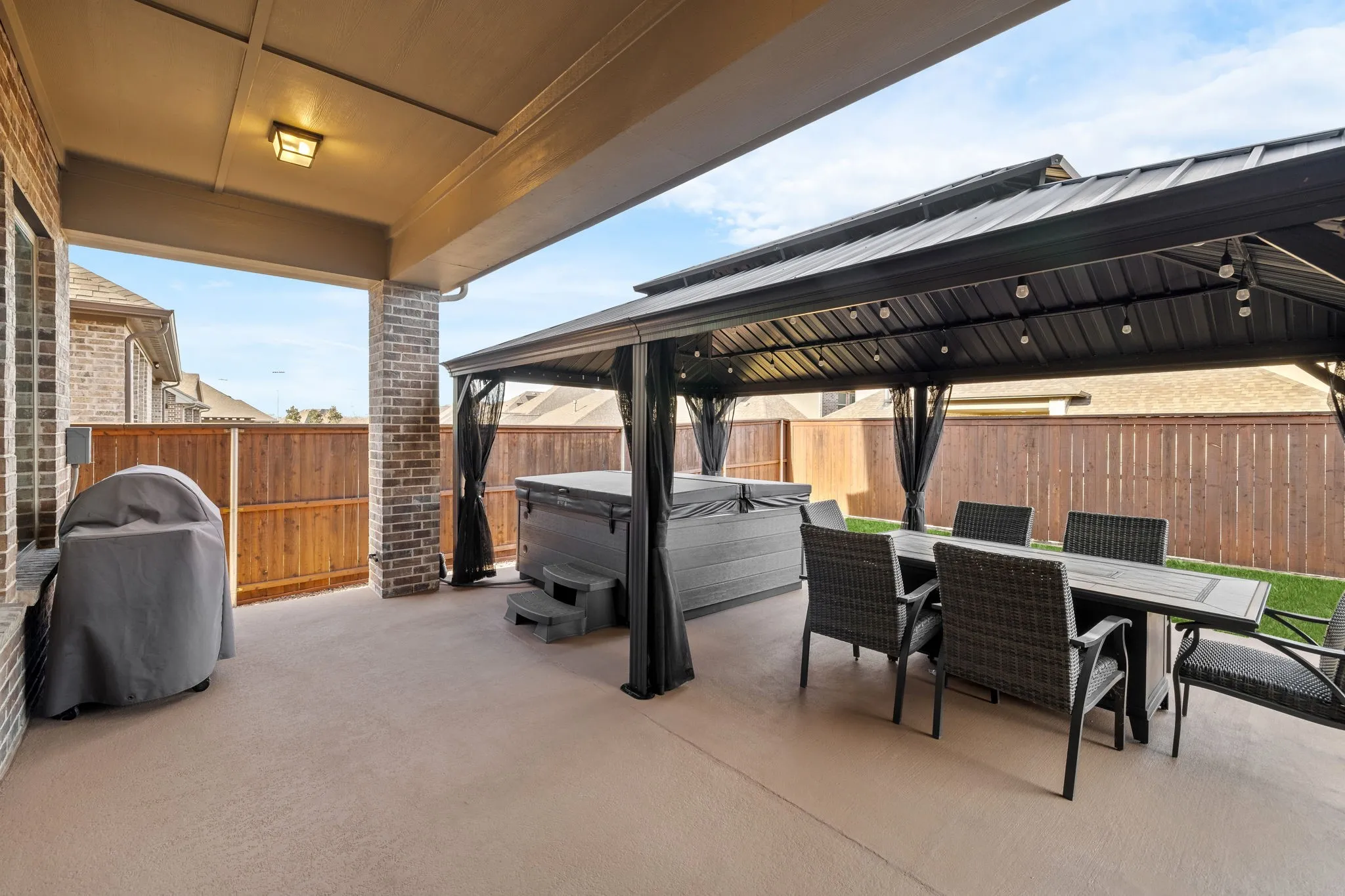 Single Family Residence For Sale in Collin County , 791 Dover Drive, Prosper, Texas 75078, 4 Bedroom, 4 Bathroom, 3 Garage spaces, 3,952 Sqft, built in 2018, mls#21401865, Real Estate Agent in Prosper, Homes For Sale in Collin county, Homes For Sale in Prosper, Realtor in Prosper Texas, Real Estate Brokerage Independent Realty Texas, Luminita Cordes Realtor