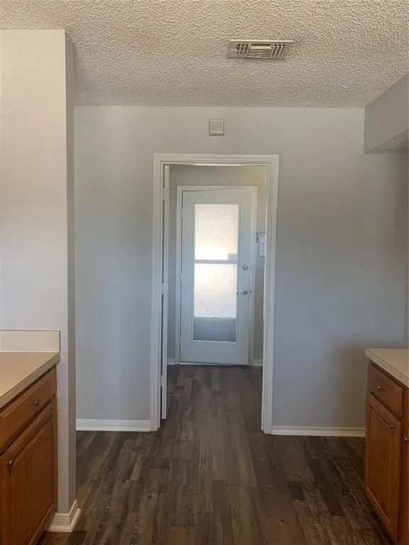 Single Family Residence For Rent in Tarrant County , 2766 Claremont Drive, Grand Prairie, Texas 75052, 3 Bedroom, 2 Bathroom, 2 Garage spaces, 1,497 Sqft, built in 1985, mls#21401860, Real Estate Agent in Grand Prairie, Homes For Rent in Tarrant county, Homes For Rent in Grand Prairie, Realtor in Grand Prairie Texas, Real Estate Brokerage Independent Realty Texas, Luminita Cordes Realtor