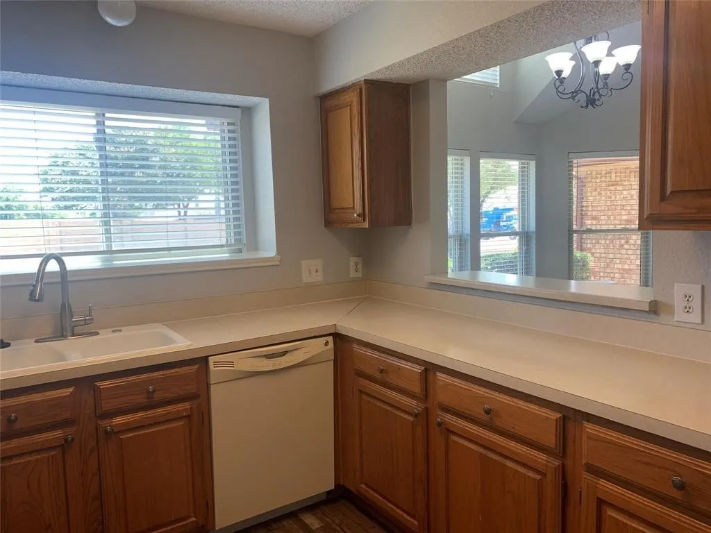 Single Family Residence For Rent in Tarrant County , 2766 Claremont Drive, Grand Prairie, Texas 75052, 3 Bedroom, 2 Bathroom, 2 Garage spaces, 1,497 Sqft, built in 1985, mls#21401860, Real Estate Agent in Grand Prairie, Homes For Rent in Tarrant county, Homes For Rent in Grand Prairie, Realtor in Grand Prairie Texas, Real Estate Brokerage Independent Realty Texas, Luminita Cordes Realtor