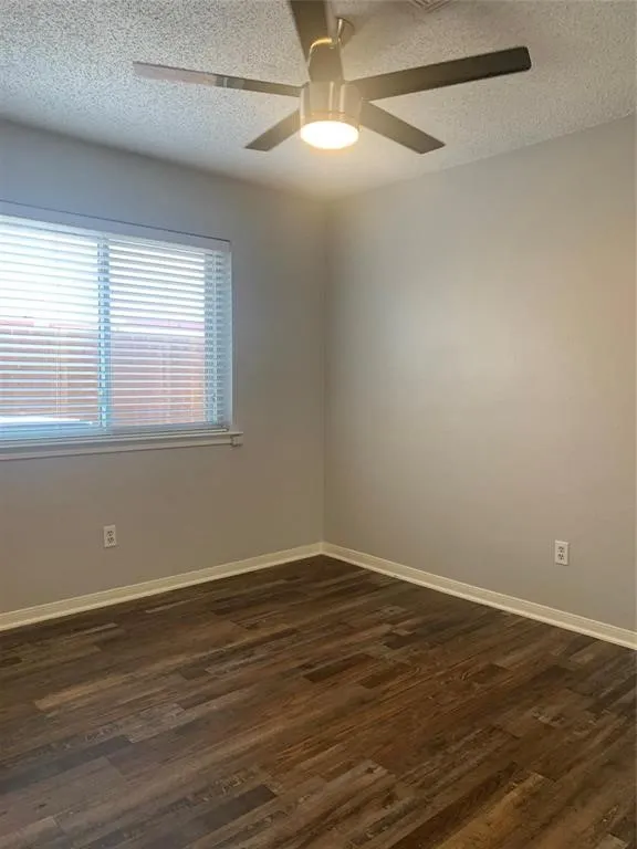 Single Family Residence For Rent in Tarrant County , 2766 Claremont Drive, Grand Prairie, Texas 75052, 3 Bedroom, 2 Bathroom, 2 Garage spaces, 1,497 Sqft, built in 1985, mls#21401860, Real Estate Agent in Grand Prairie, Homes For Rent in Tarrant county, Homes For Rent in Grand Prairie, Realtor in Grand Prairie Texas, Real Estate Brokerage Independent Realty Texas, Luminita Cordes Realtor
