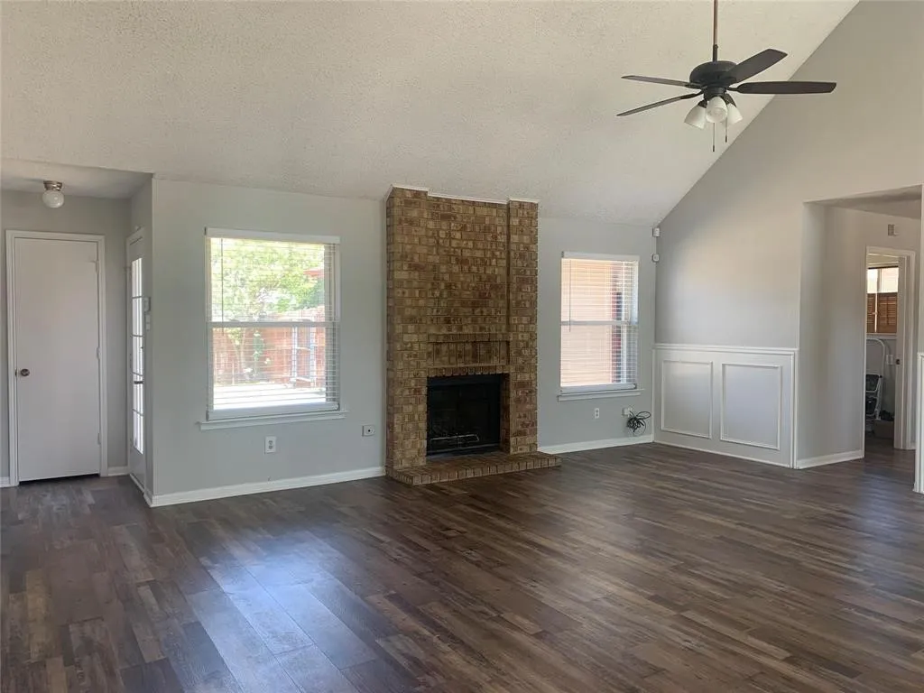 Single Family Residence For Rent in Tarrant County , 2766 Claremont Drive, Grand Prairie, Texas 75052, 3 Bedroom, 2 Bathroom, 2 Garage spaces, 1,497 Sqft, built in 1985, mls#21401860, Real Estate Agent in Grand Prairie, Homes For Rent in Tarrant county, Homes For Rent in Grand Prairie, Realtor in Grand Prairie Texas, Real Estate Brokerage Independent Realty Texas, Luminita Cordes Realtor