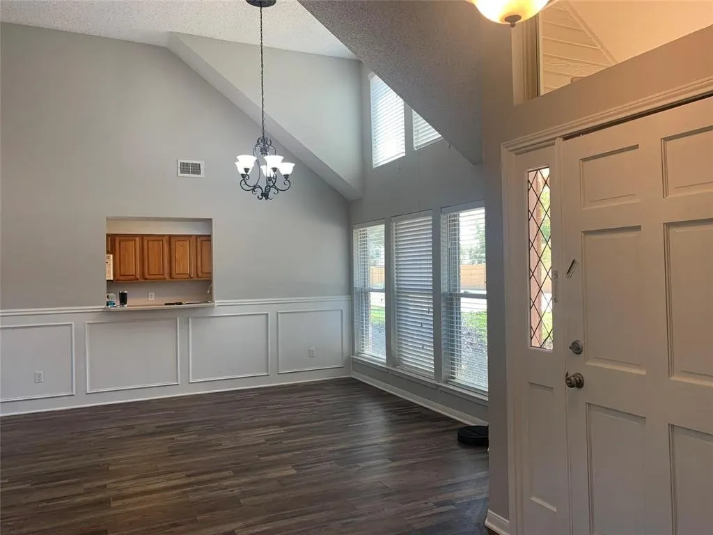 Single Family Residence For Rent in Tarrant County , 2766 Claremont Drive, Grand Prairie, Texas 75052, 3 Bedroom, 2 Bathroom, 2 Garage spaces, 1,497 Sqft, built in 1985, mls#21401860, Real Estate Agent in Grand Prairie, Homes For Rent in Tarrant county, Homes For Rent in Grand Prairie, Realtor in Grand Prairie Texas, Real Estate Brokerage Independent Realty Texas, Luminita Cordes Realtor