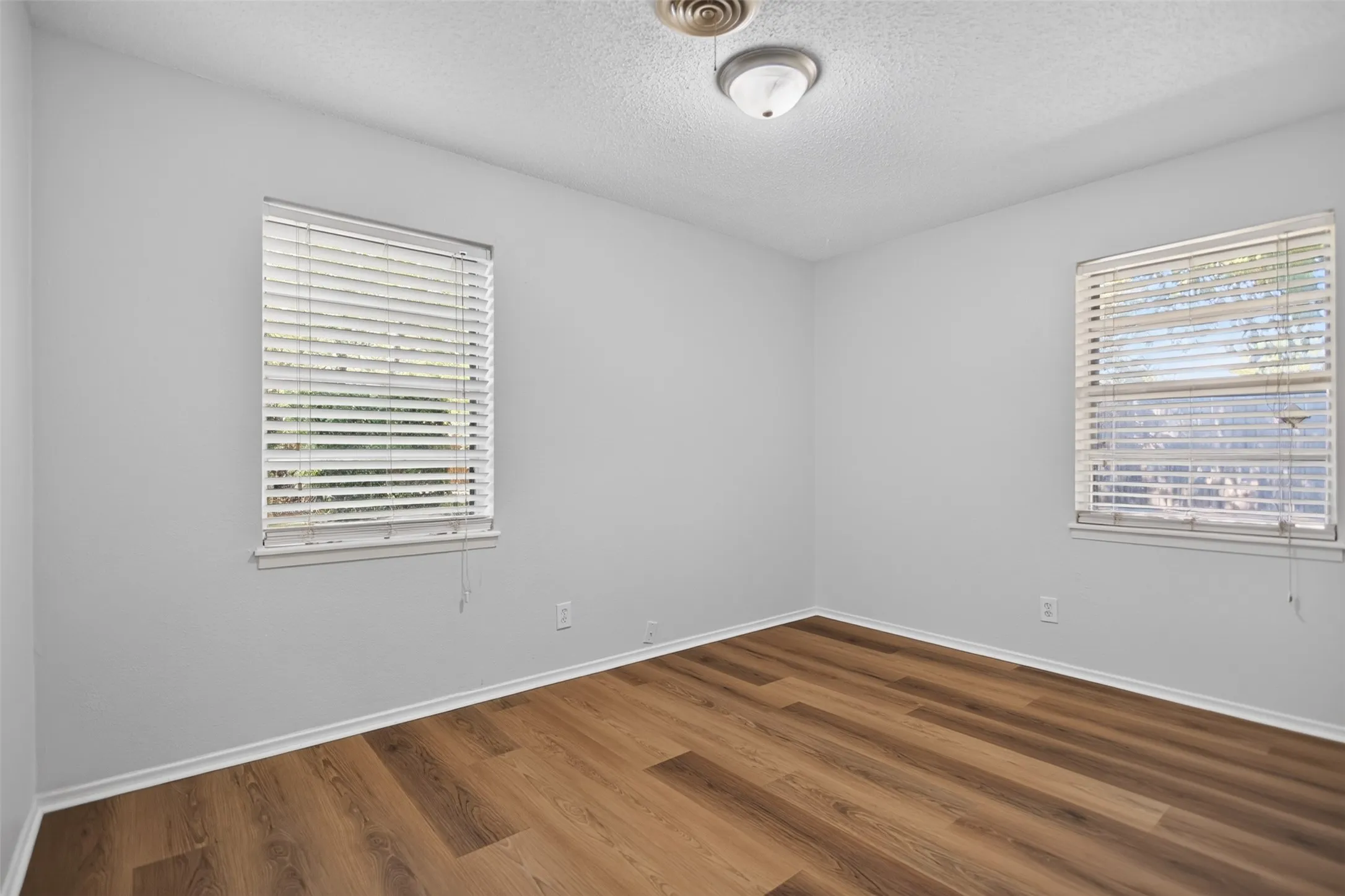 Single Family Residence For Rent in Collin County , 410 Allenwood Drive, Allen, Texas 75002, 3 Bedroom, 2 Bathroom, Garage spaces, 1,459 Sqft, built in 1963, mls#21393157, Real Estate Agent in Allen, Homes For Rent in Collin county, Homes For Rent in Allen, Realtor in Allen Texas, Real Estate Brokerage Independent Realty Texas, Luminita Cordes Realtor