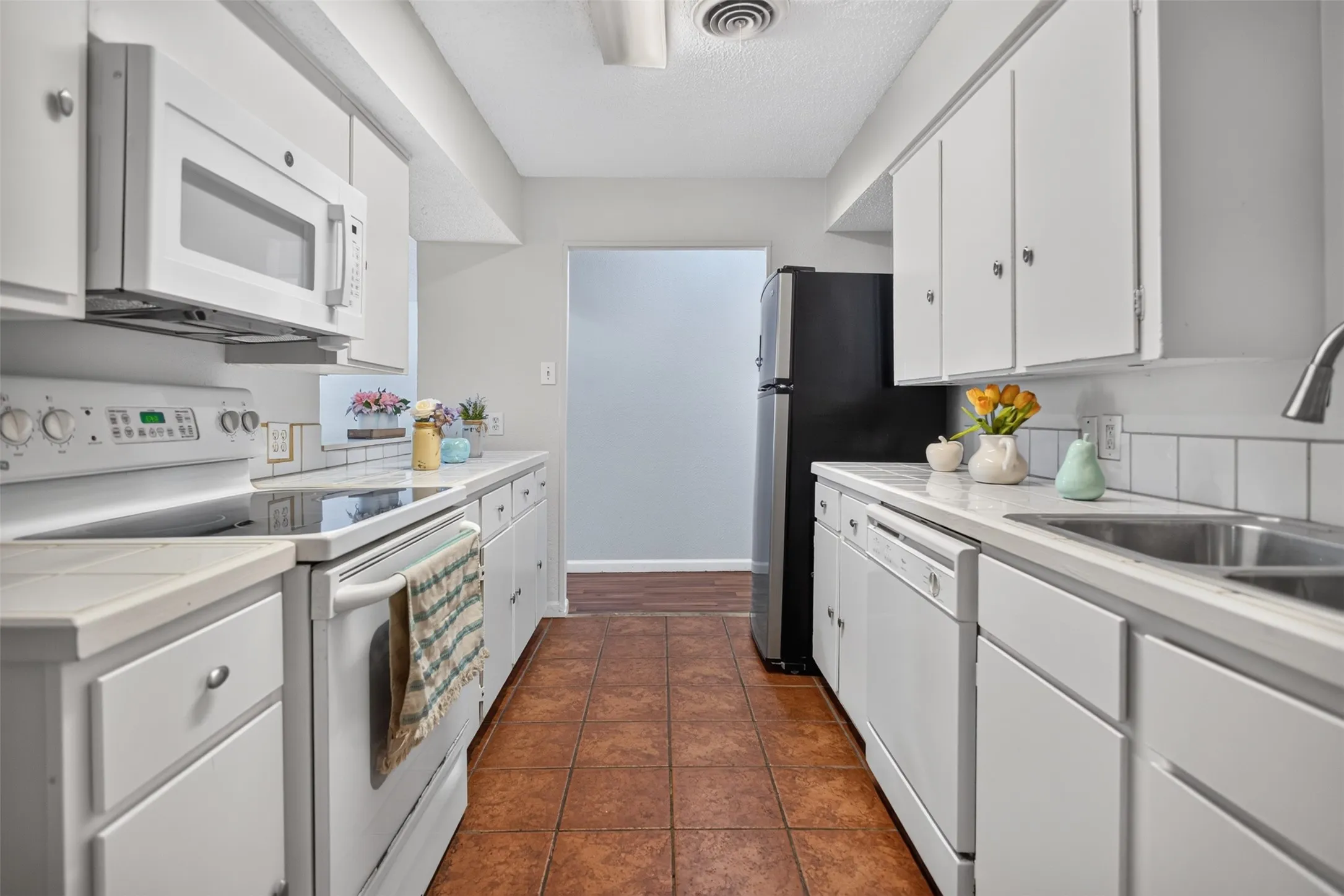 Single Family Residence For Rent in Collin County , 410 Allenwood Drive, Allen, Texas 75002, 3 Bedroom, 2 Bathroom, Garage spaces, 1,459 Sqft, built in 1963, mls#21393157, Real Estate Agent in Allen, Homes For Rent in Collin county, Homes For Rent in Allen, Realtor in Allen Texas, Real Estate Brokerage Independent Realty Texas, Luminita Cordes Realtor