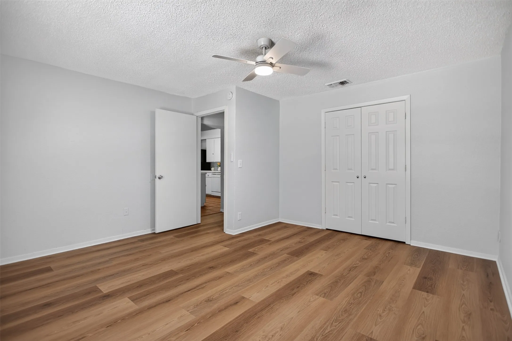 Single Family Residence For Rent in Collin County , 410 Allenwood Drive, Allen, Texas 75002, 3 Bedroom, 2 Bathroom, Garage spaces, 1,459 Sqft, built in 1963, mls#21393157, Real Estate Agent in Allen, Homes For Rent in Collin county, Homes For Rent in Allen, Realtor in Allen Texas, Real Estate Brokerage Independent Realty Texas, Luminita Cordes Realtor