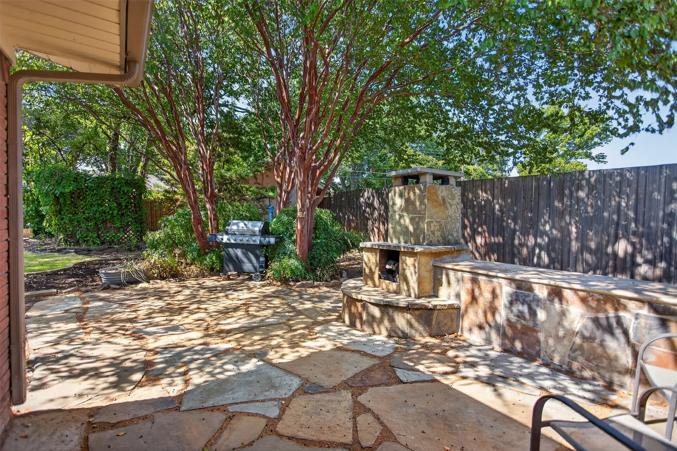 Single Family Residence For Rent in Collin County , 410 Allenwood Drive, Allen, Texas 75002, 3 Bedroom, 2 Bathroom, Garage spaces, 1,459 Sqft, built in 1963, mls#21393157, Real Estate Agent in Allen, Homes For Rent in Collin county, Homes For Rent in Allen, Realtor in Allen Texas, Real Estate Brokerage Independent Realty Texas, Luminita Cordes Realtor