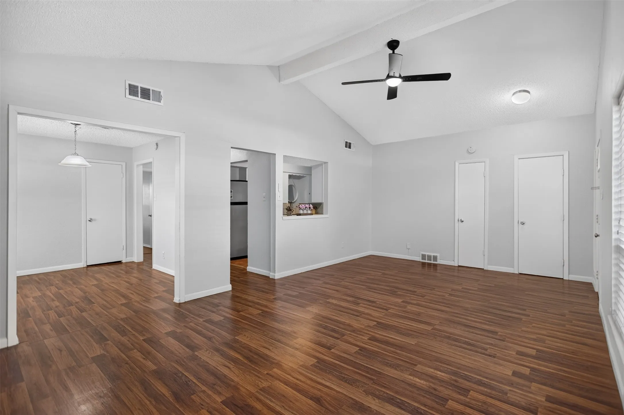 Single Family Residence For Rent in Collin County , 410 Allenwood Drive, Allen, Texas 75002, 3 Bedroom, 2 Bathroom, Garage spaces, 1,459 Sqft, built in 1963, mls#21393157, Real Estate Agent in Allen, Homes For Rent in Collin county, Homes For Rent in Allen, Realtor in Allen Texas, Real Estate Brokerage Independent Realty Texas, Luminita Cordes Realtor