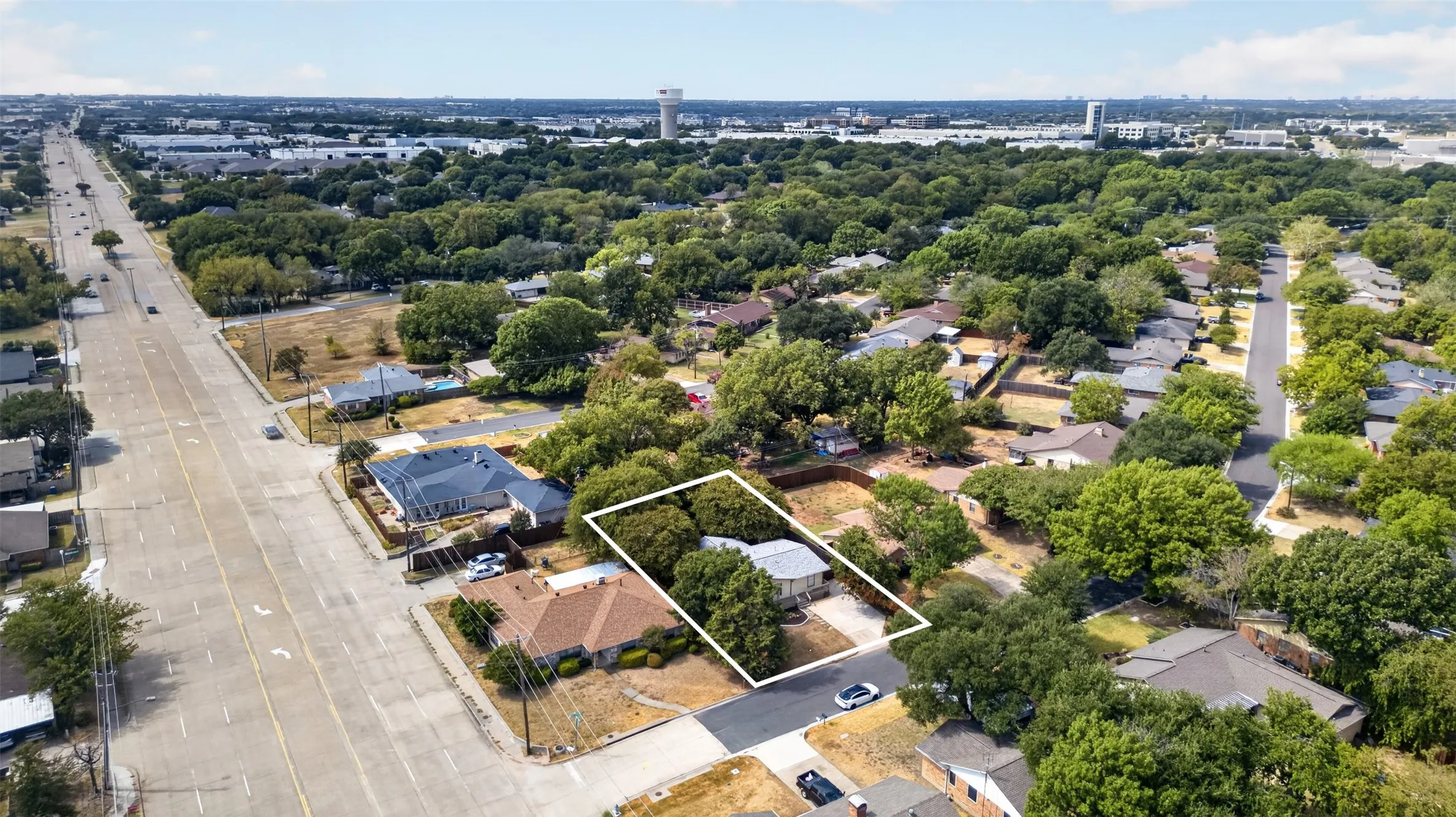Single Family Residence For Rent in Collin County , 410 Allenwood Drive, Allen, Texas 75002, 3 Bedroom, 2 Bathroom, Garage spaces, 1,459 Sqft, built in 1963, mls#21393157, Real Estate Agent in Allen, Homes For Rent in Collin county, Homes For Rent in Allen, Realtor in Allen Texas, Real Estate Brokerage Independent Realty Texas, Luminita Cordes Realtor