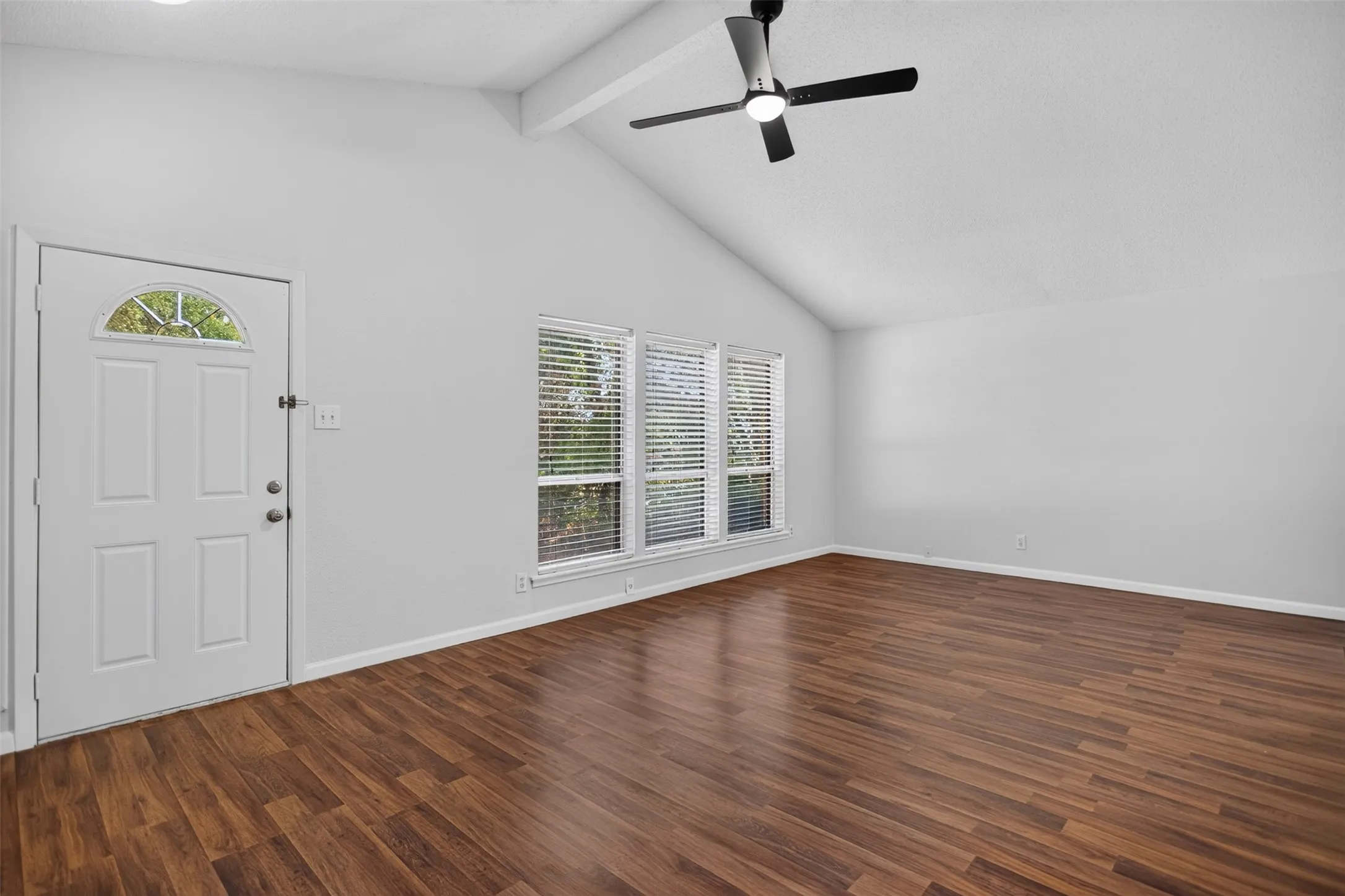 Single Family Residence For Rent in Collin County , 410 Allenwood Drive, Allen, Texas 75002, 3 Bedroom, 2 Bathroom, Garage spaces, 1,459 Sqft, built in 1963, mls#21393157, Real Estate Agent in Allen, Homes For Rent in Collin county, Homes For Rent in Allen, Realtor in Allen Texas, Real Estate Brokerage Independent Realty Texas, Luminita Cordes Realtor