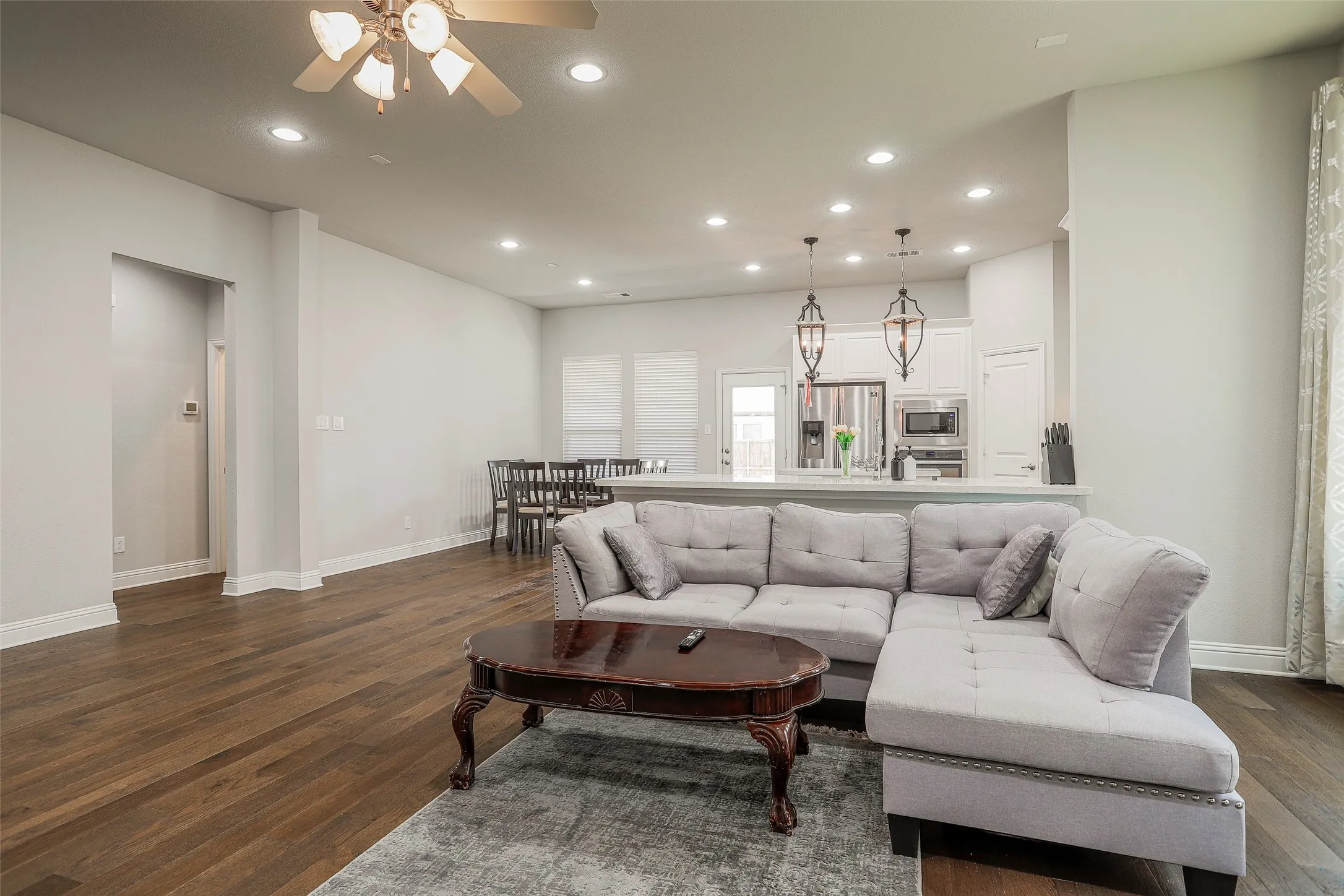 Single Family Residence For Rent in Tarrant County , 624 Rawlins Lane, Fort Worth, Texas 76131, 3 Bedroom, 2 Bathroom, 2 Garage spaces, 2,118 Sqft, built in 2016, mls#21397834, Real Estate Agent in Fort Worth, Homes For Rent in Tarrant county, Homes For Rent in Fort Worth, Realtor in Fort Worth Texas, Real Estate Brokerage Independent Realty Texas, Luminita Cordes Realtor