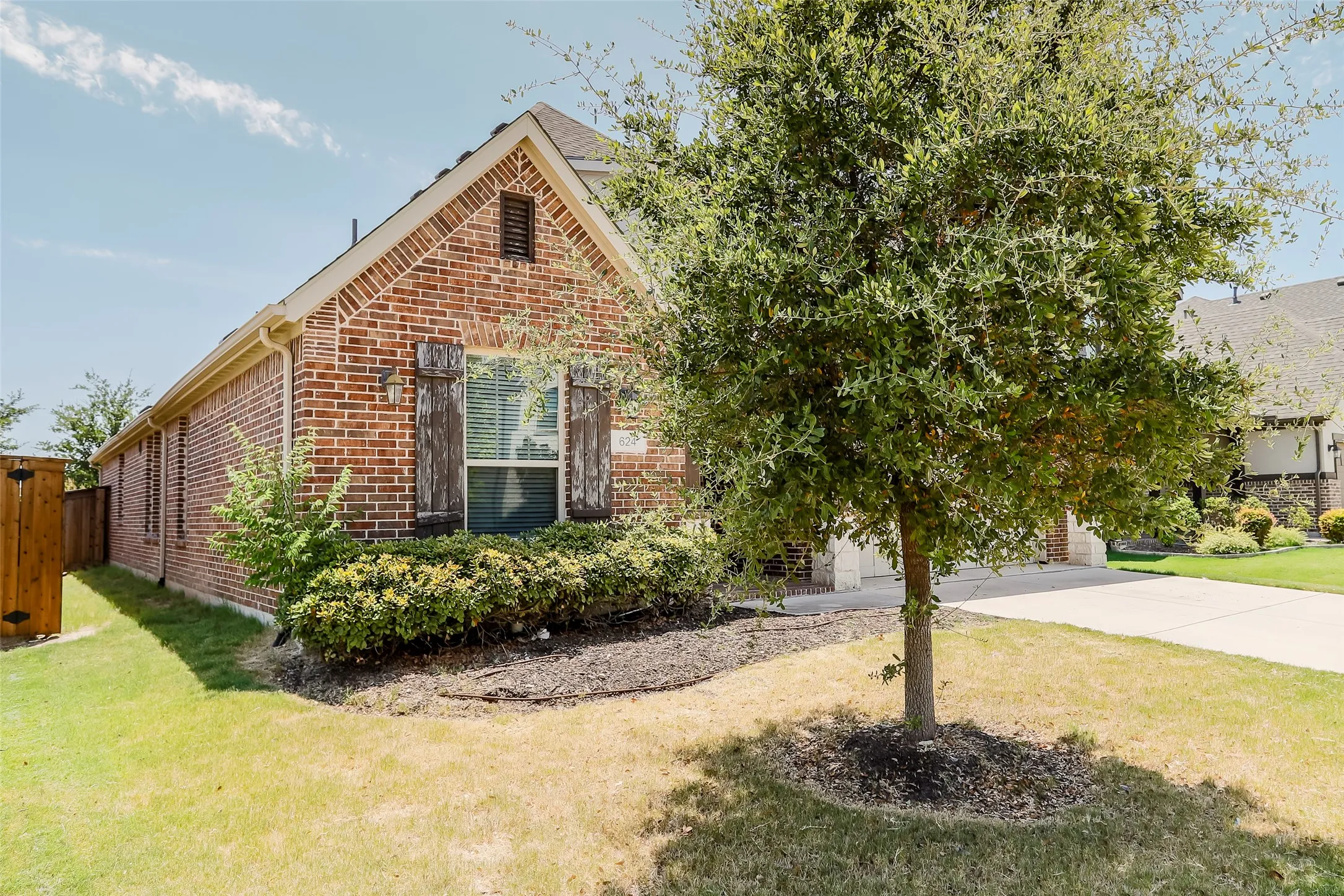Single Family Residence For Rent in Tarrant County , 624 Rawlins Lane, Fort Worth, Texas 76131, 3 Bedroom, 2 Bathroom, 2 Garage spaces, 2,118 Sqft, built in 2016, mls#21397834, Real Estate Agent in Fort Worth, Homes For Rent in Tarrant county, Homes For Rent in Fort Worth, Realtor in Fort Worth Texas, Real Estate Brokerage Independent Realty Texas, Luminita Cordes Realtor