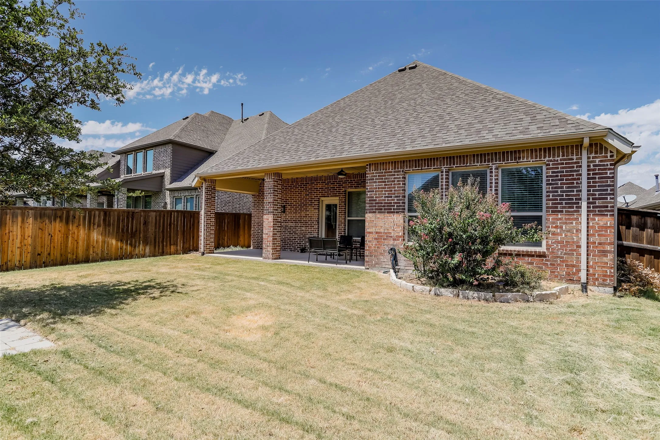 Single Family Residence For Rent in Tarrant County , 624 Rawlins Lane, Fort Worth, Texas 76131, 3 Bedroom, 2 Bathroom, 2 Garage spaces, 2,118 Sqft, built in 2016, mls#21397834, Real Estate Agent in Fort Worth, Homes For Rent in Tarrant county, Homes For Rent in Fort Worth, Realtor in Fort Worth Texas, Real Estate Brokerage Independent Realty Texas, Luminita Cordes Realtor