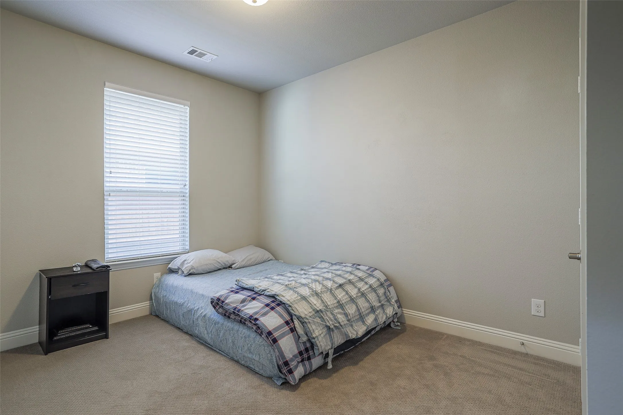 Single Family Residence For Rent in Tarrant County , 624 Rawlins Lane, Fort Worth, Texas 76131, 3 Bedroom, 2 Bathroom, 2 Garage spaces, 2,118 Sqft, built in 2016, mls#21397834, Real Estate Agent in Fort Worth, Homes For Rent in Tarrant county, Homes For Rent in Fort Worth, Realtor in Fort Worth Texas, Real Estate Brokerage Independent Realty Texas, Luminita Cordes Realtor