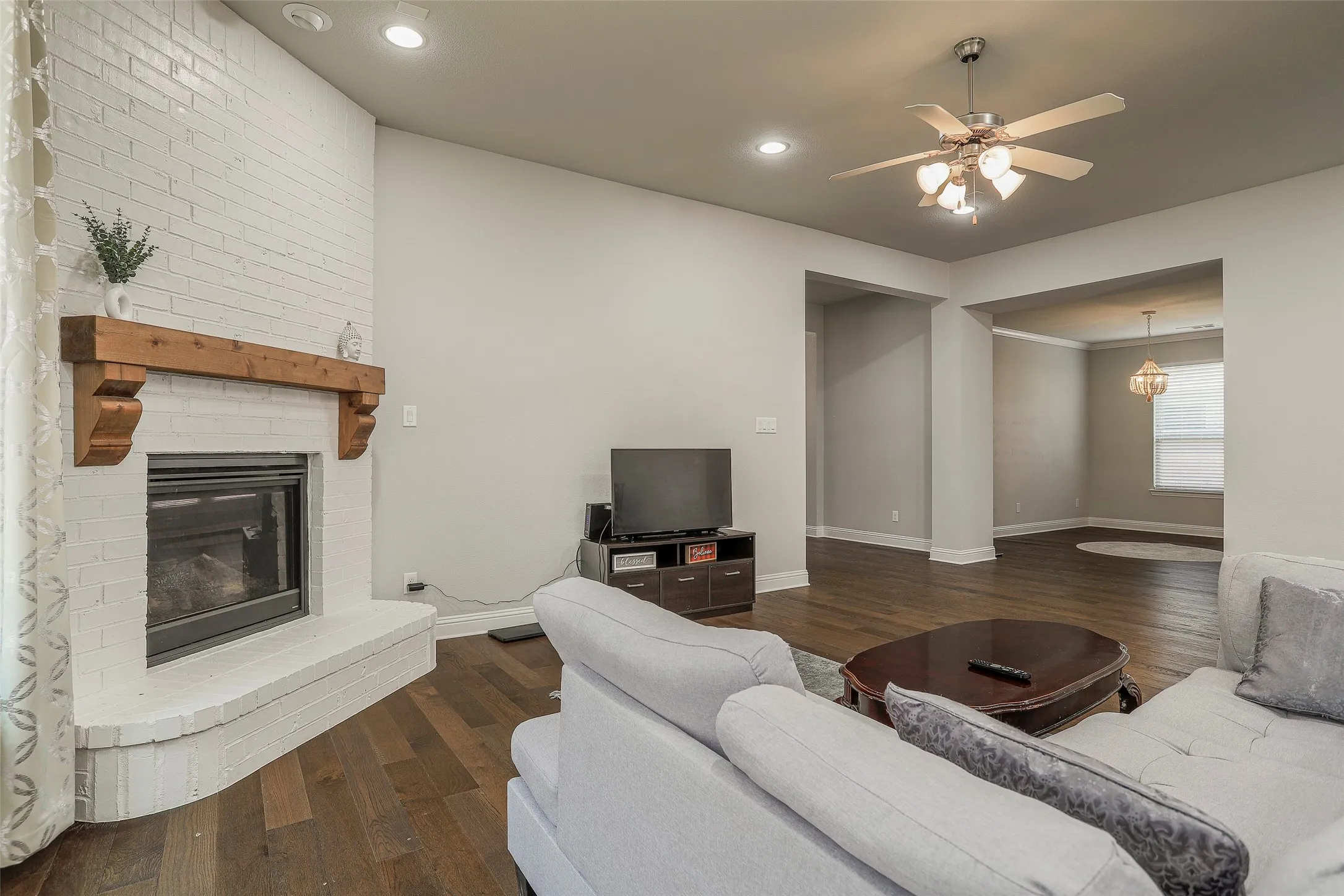 Single Family Residence For Rent in Tarrant County , 624 Rawlins Lane, Fort Worth, Texas 76131, 3 Bedroom, 2 Bathroom, 2 Garage spaces, 2,118 Sqft, built in 2016, mls#21397834, Real Estate Agent in Fort Worth, Homes For Rent in Tarrant county, Homes For Rent in Fort Worth, Realtor in Fort Worth Texas, Real Estate Brokerage Independent Realty Texas, Luminita Cordes Realtor