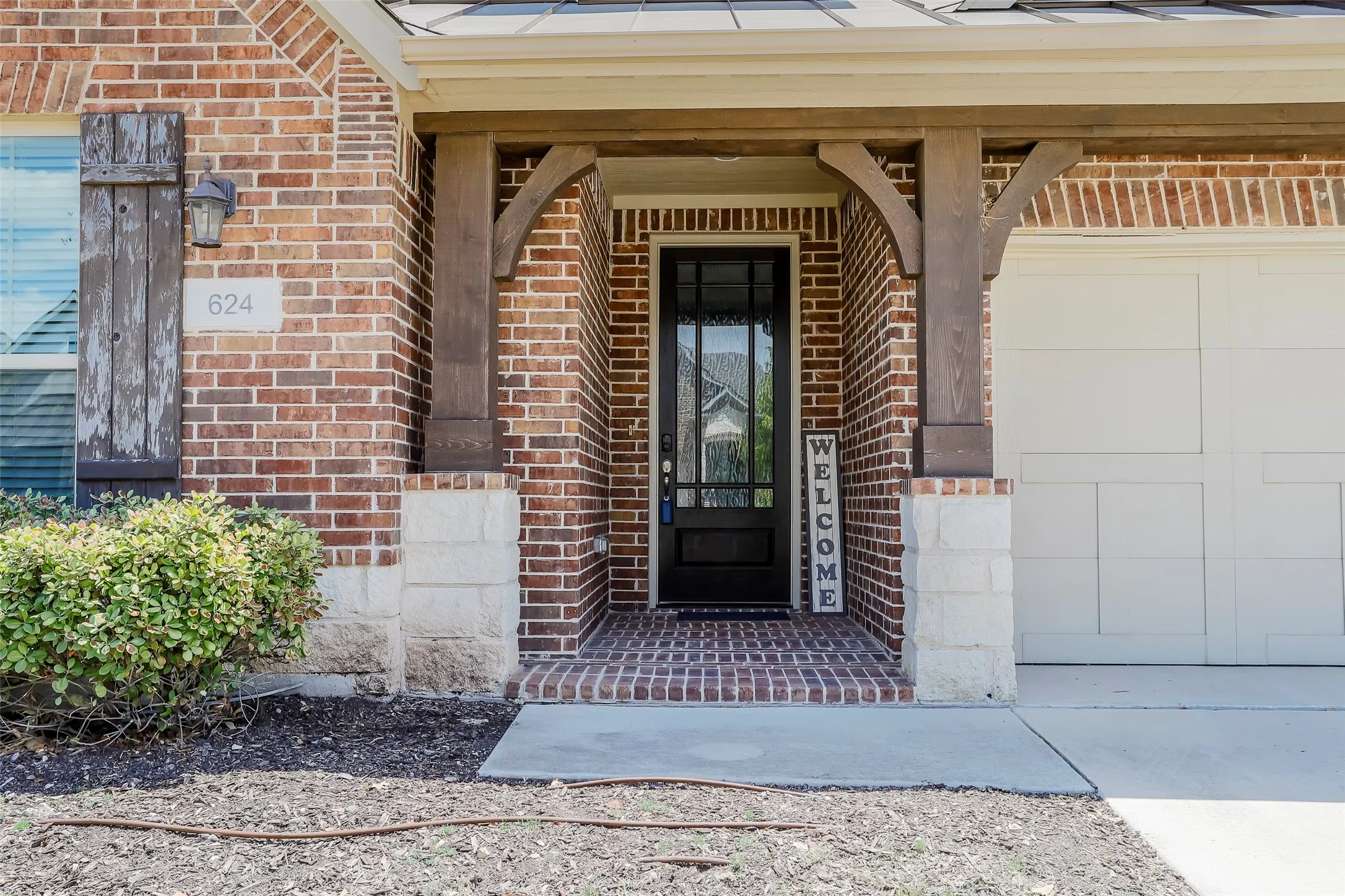 Single Family Residence For Rent in Tarrant County , 624 Rawlins Lane, Fort Worth, Texas 76131, 3 Bedroom, 2 Bathroom, 2 Garage spaces, 2,118 Sqft, built in 2016, mls#21397834, Real Estate Agent in Fort Worth, Homes For Rent in Tarrant county, Homes For Rent in Fort Worth, Realtor in Fort Worth Texas, Real Estate Brokerage Independent Realty Texas, Luminita Cordes Realtor