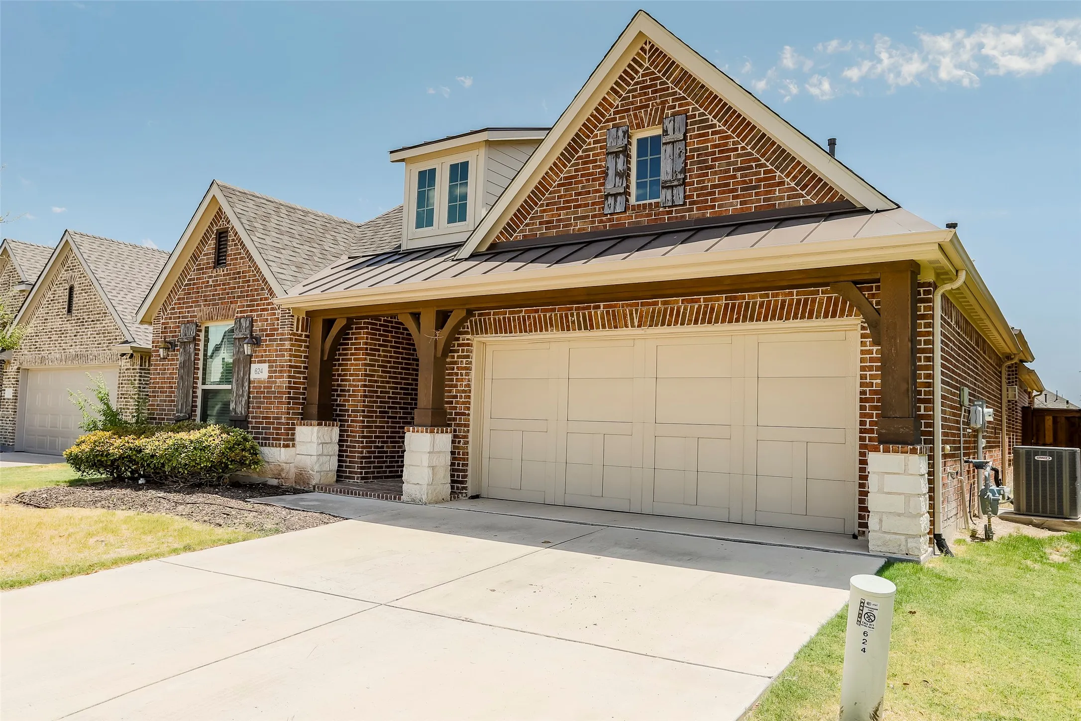 Single Family Residence For Rent in Tarrant County , 624 Rawlins Lane, Fort Worth, Texas 76131, 3 Bedroom, 2 Bathroom, 2 Garage spaces, 2,118 Sqft, built in 2016, mls#21397834, Real Estate Agent in Fort Worth, Homes For Rent in Tarrant county, Homes For Rent in Fort Worth, Realtor in Fort Worth Texas, Real Estate Brokerage Independent Realty Texas, Luminita Cordes Realtor