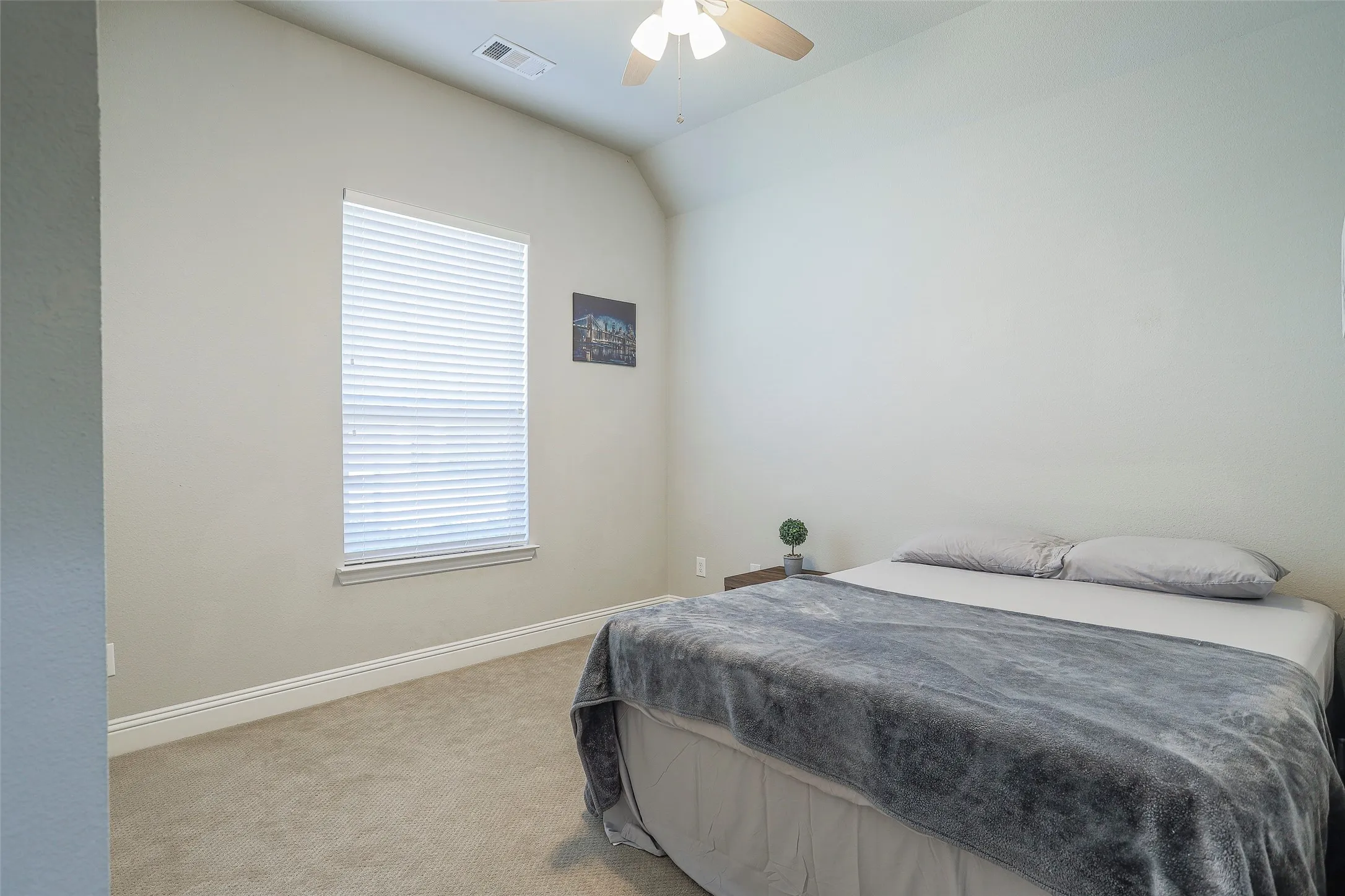 Single Family Residence For Rent in Tarrant County , 624 Rawlins Lane, Fort Worth, Texas 76131, 3 Bedroom, 2 Bathroom, 2 Garage spaces, 2,118 Sqft, built in 2016, mls#21397834, Real Estate Agent in Fort Worth, Homes For Rent in Tarrant county, Homes For Rent in Fort Worth, Realtor in Fort Worth Texas, Real Estate Brokerage Independent Realty Texas, Luminita Cordes Realtor