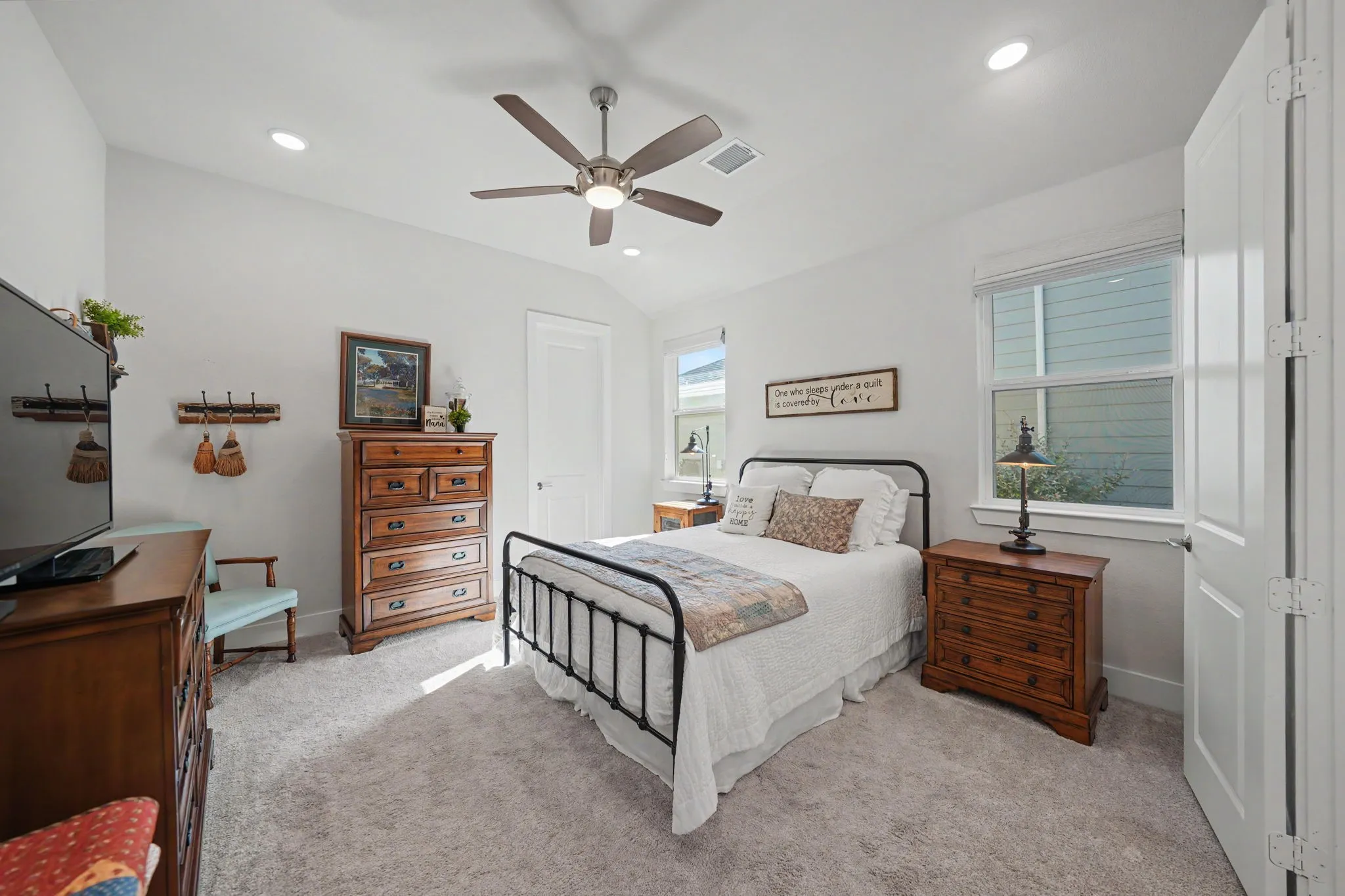 Single Family Residence For Sale in Collin County , 3104 Lenten Rose Lane, Mc Kinney, Texas 75071, 3 Bedroom, 2 Bathroom, 2 Garage spaces, 1,613 Sqft, built in 2024, mls#21400350, Real Estate Agent in Mc Kinney, Homes For Sale in Collin county, Homes For Sale in Mc Kinney, Realtor in Mc Kinney Texas, Real Estate Brokerage Independent Realty Texas, Luminita Cordes Realtor