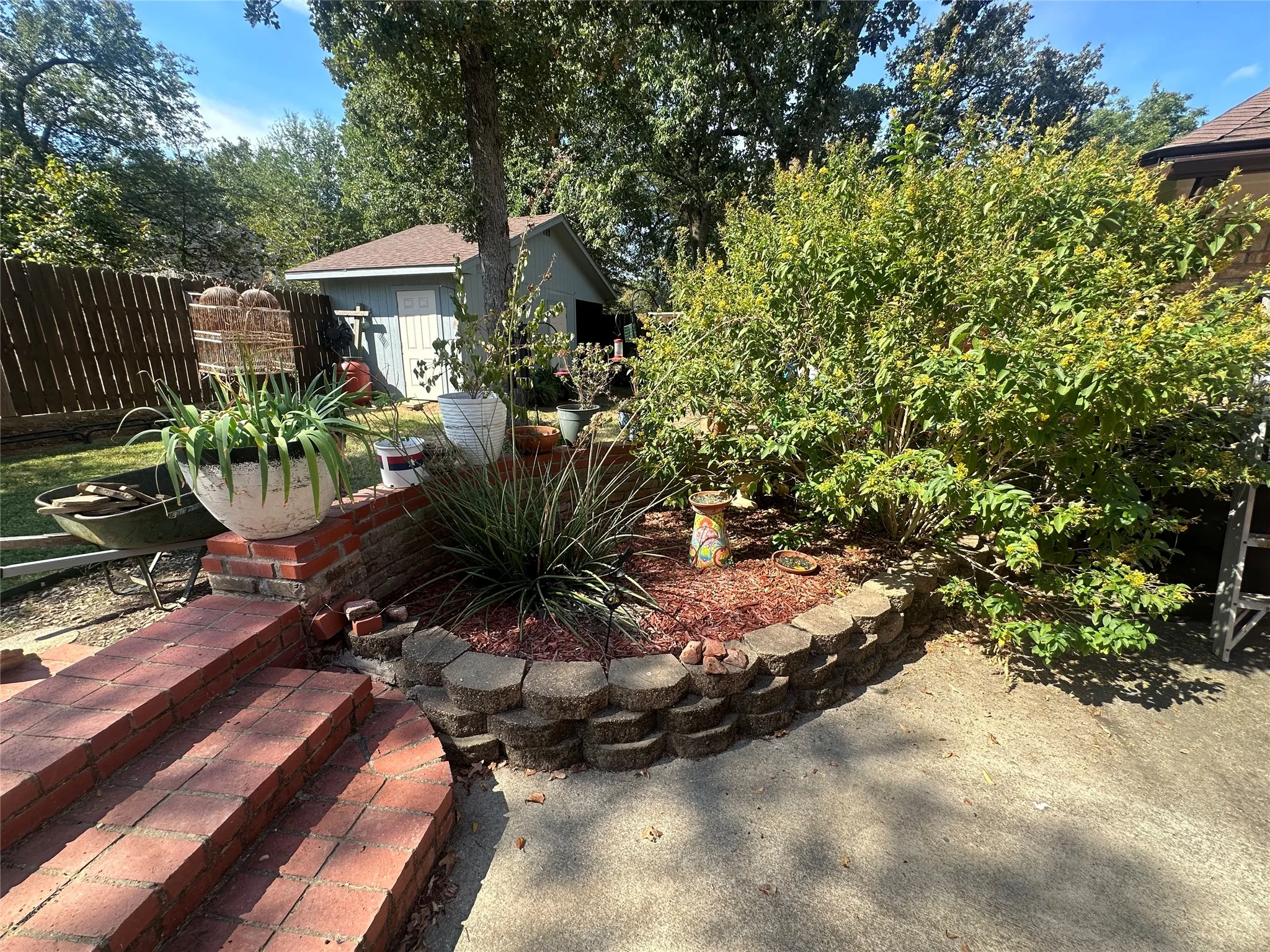 Brick steps with a curved design
