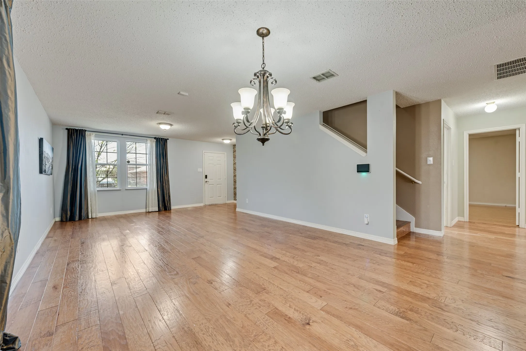 Single Family Residence For Sale in Denton County , 1629 Baxter Springs Drive, Fort Worth, Texas 76247, 5 Bedroom, 3 Bathroom, 2 Garage spaces, 3,448 Sqft, built in 2005, mls#21401689, Real Estate Agent in Fort Worth, Homes For Sale in Denton county, Homes For Sale in Fort Worth, Realtor in Fort Worth Texas, Real Estate Brokerage Independent Realty Texas, Luminita Cordes Realtor