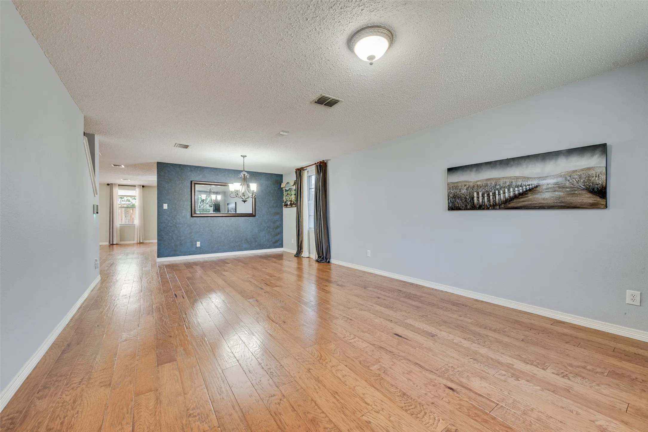 Single Family Residence For Sale in Denton County , 1629 Baxter Springs Drive, Fort Worth, Texas 76247, 5 Bedroom, 3 Bathroom, 2 Garage spaces, 3,448 Sqft, built in 2005, mls#21401689, Real Estate Agent in Fort Worth, Homes For Sale in Denton county, Homes For Sale in Fort Worth, Realtor in Fort Worth Texas, Real Estate Brokerage Independent Realty Texas, Luminita Cordes Realtor