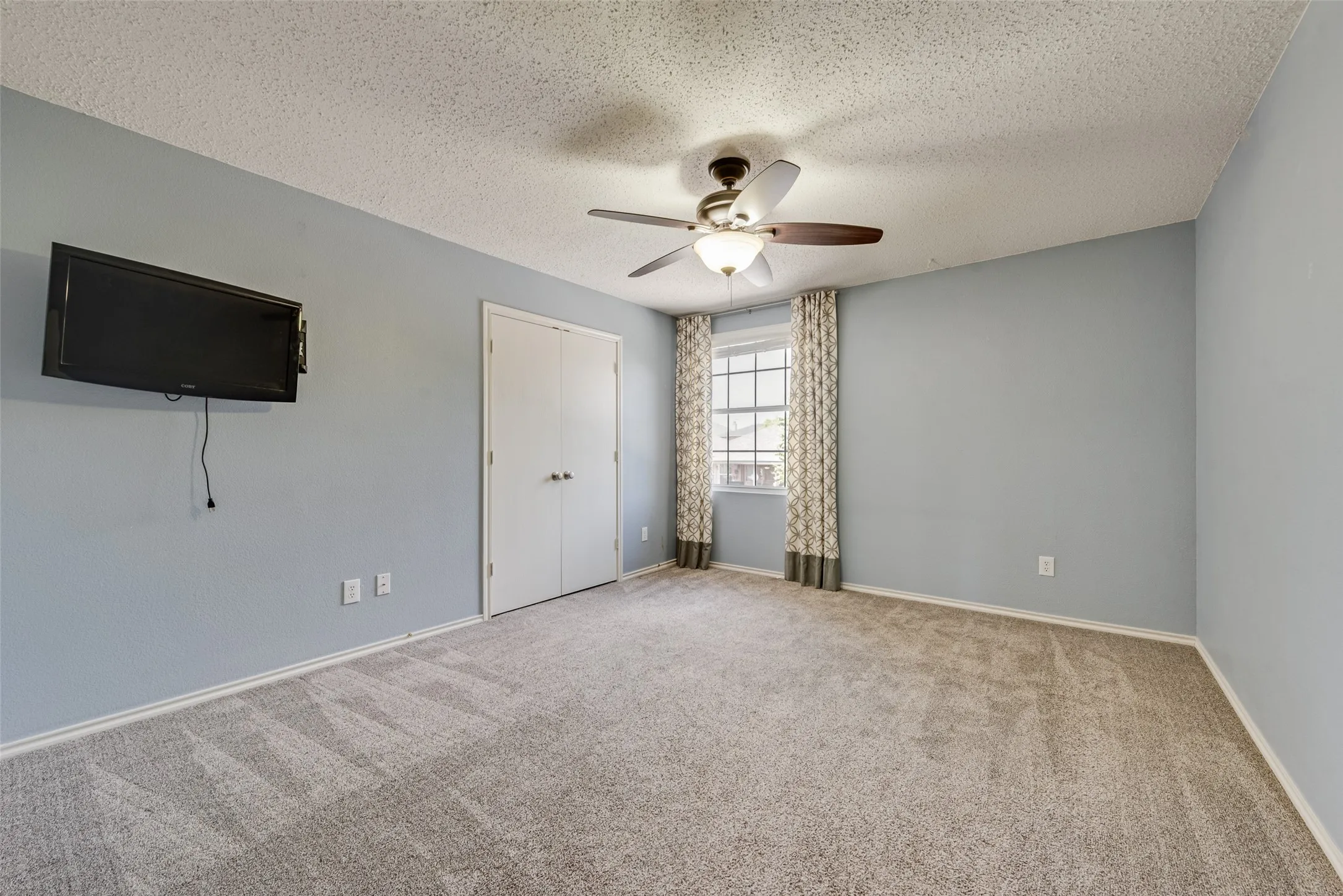 Single Family Residence For Sale in Denton County , 1629 Baxter Springs Drive, Fort Worth, Texas 76247, 5 Bedroom, 3 Bathroom, 2 Garage spaces, 3,448 Sqft, built in 2005, mls#21401689, Real Estate Agent in Fort Worth, Homes For Sale in Denton county, Homes For Sale in Fort Worth, Realtor in Fort Worth Texas, Real Estate Brokerage Independent Realty Texas, Luminita Cordes Realtor