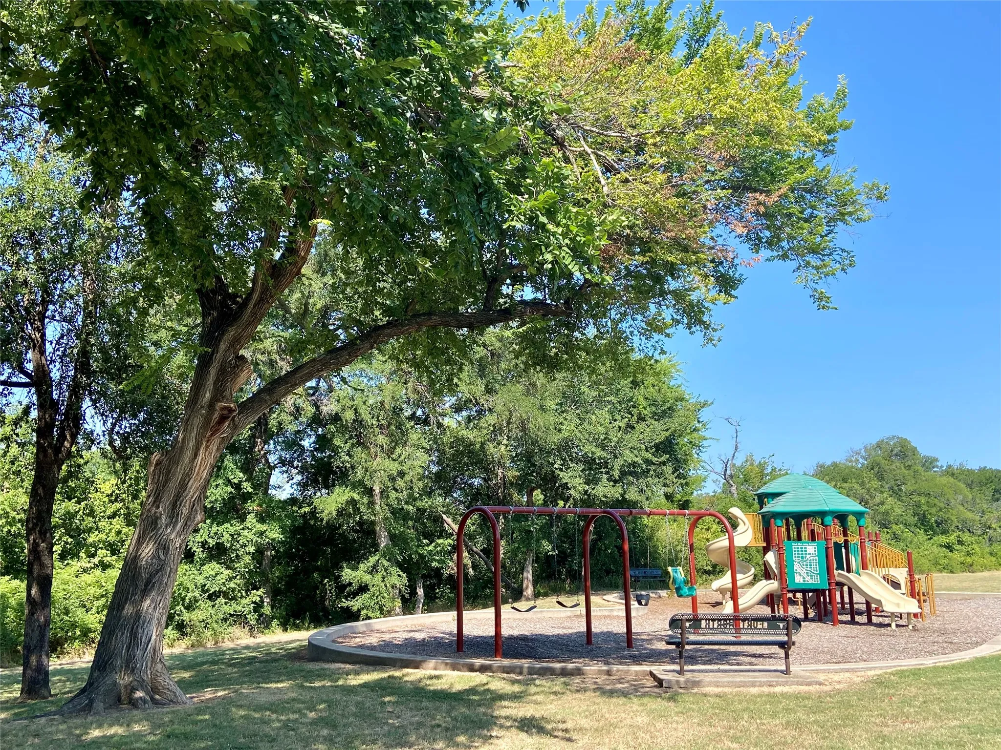 Single Family Residence For Sale in Denton County , 1629 Baxter Springs Drive, Fort Worth, Texas 76247, 5 Bedroom, 3 Bathroom, 2 Garage spaces, 3,448 Sqft, built in 2005, mls#21401689, Real Estate Agent in Fort Worth, Homes For Sale in Denton county, Homes For Sale in Fort Worth, Realtor in Fort Worth Texas, Real Estate Brokerage Independent Realty Texas, Luminita Cordes Realtor