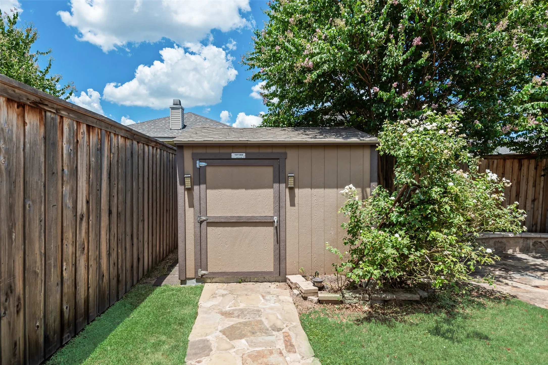 Single Family Residence For Sale in Denton County , 1629 Baxter Springs Drive, Fort Worth, Texas 76247, 5 Bedroom, 3 Bathroom, 2 Garage spaces, 3,448 Sqft, built in 2005, mls#21401689, Real Estate Agent in Fort Worth, Homes For Sale in Denton county, Homes For Sale in Fort Worth, Realtor in Fort Worth Texas, Real Estate Brokerage Independent Realty Texas, Luminita Cordes Realtor