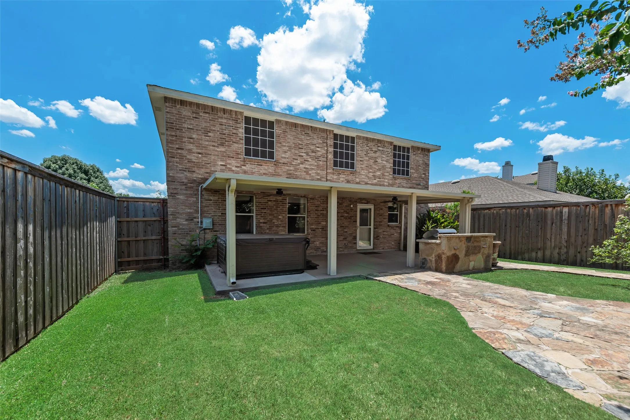 Single Family Residence For Sale in Denton County , 1629 Baxter Springs Drive, Fort Worth, Texas 76247, 5 Bedroom, 3 Bathroom, 2 Garage spaces, 3,448 Sqft, built in 2005, mls#21401689, Real Estate Agent in Fort Worth, Homes For Sale in Denton county, Homes For Sale in Fort Worth, Realtor in Fort Worth Texas, Real Estate Brokerage Independent Realty Texas, Luminita Cordes Realtor