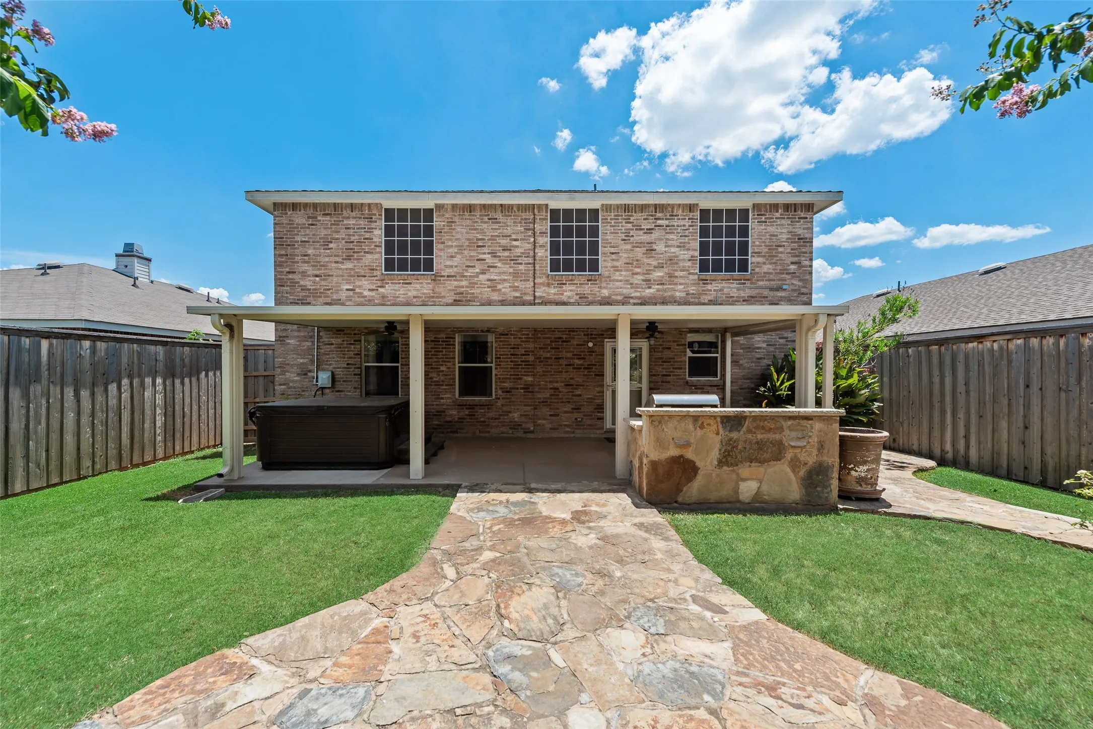 Single Family Residence For Sale in Denton County , 1629 Baxter Springs Drive, Fort Worth, Texas 76247, 5 Bedroom, 3 Bathroom, 2 Garage spaces, 3,448 Sqft, built in 2005, mls#21401689, Real Estate Agent in Fort Worth, Homes For Sale in Denton county, Homes For Sale in Fort Worth, Realtor in Fort Worth Texas, Real Estate Brokerage Independent Realty Texas, Luminita Cordes Realtor