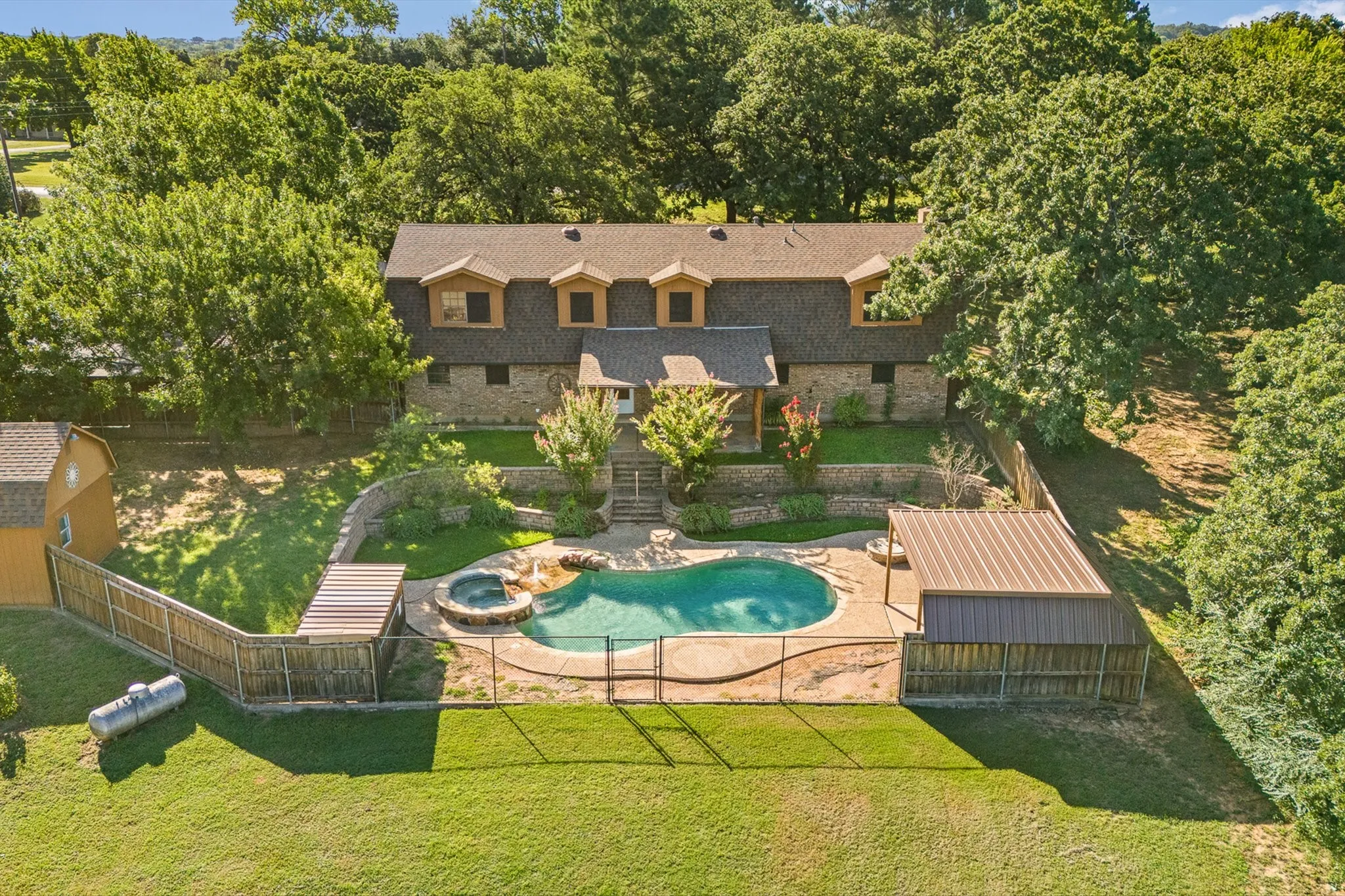 Single Family Residence For Sale in Johnson County , 7 Fox Hollow Road, Joshua, Texas 76058, 4 Bedroom, 3 Bathroom, 2 Garage spaces, 3,385 Sqft, built in 1985, mls#21401877, Real Estate Agent in Joshua, Homes For Sale in Johnson county, Homes For Sale in Joshua, Realtor in Joshua Texas, Real Estate Brokerage Independent Realty Texas, Luminita Cordes Realtor