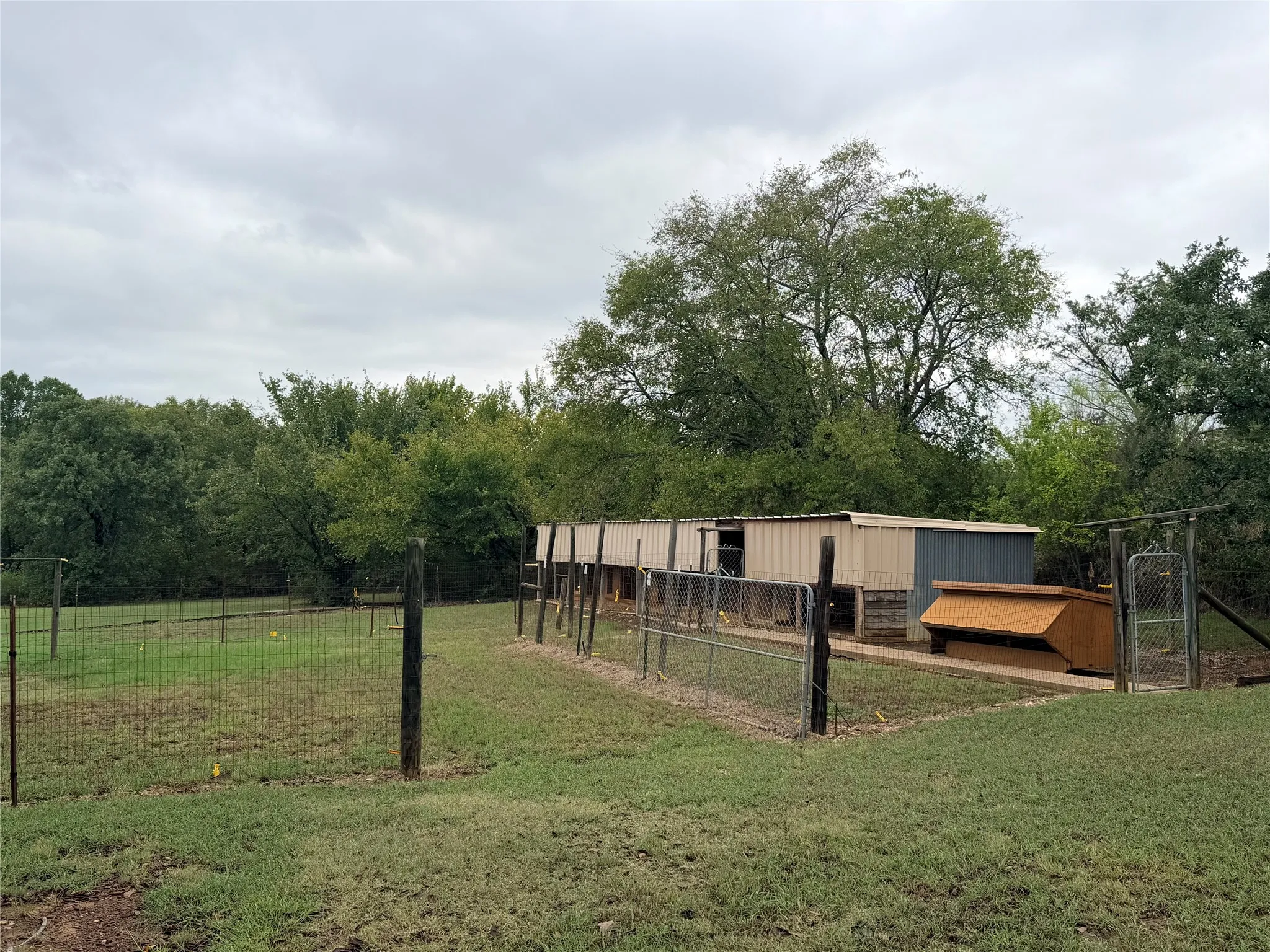 Single Family Residence For Sale in Johnson County , 7 Fox Hollow Road, Joshua, Texas 76058, 4 Bedroom, 3 Bathroom, 2 Garage spaces, 3,385 Sqft, built in 1985, mls#21401877, Real Estate Agent in Joshua, Homes For Sale in Johnson county, Homes For Sale in Joshua, Realtor in Joshua Texas, Real Estate Brokerage Independent Realty Texas, Luminita Cordes Realtor