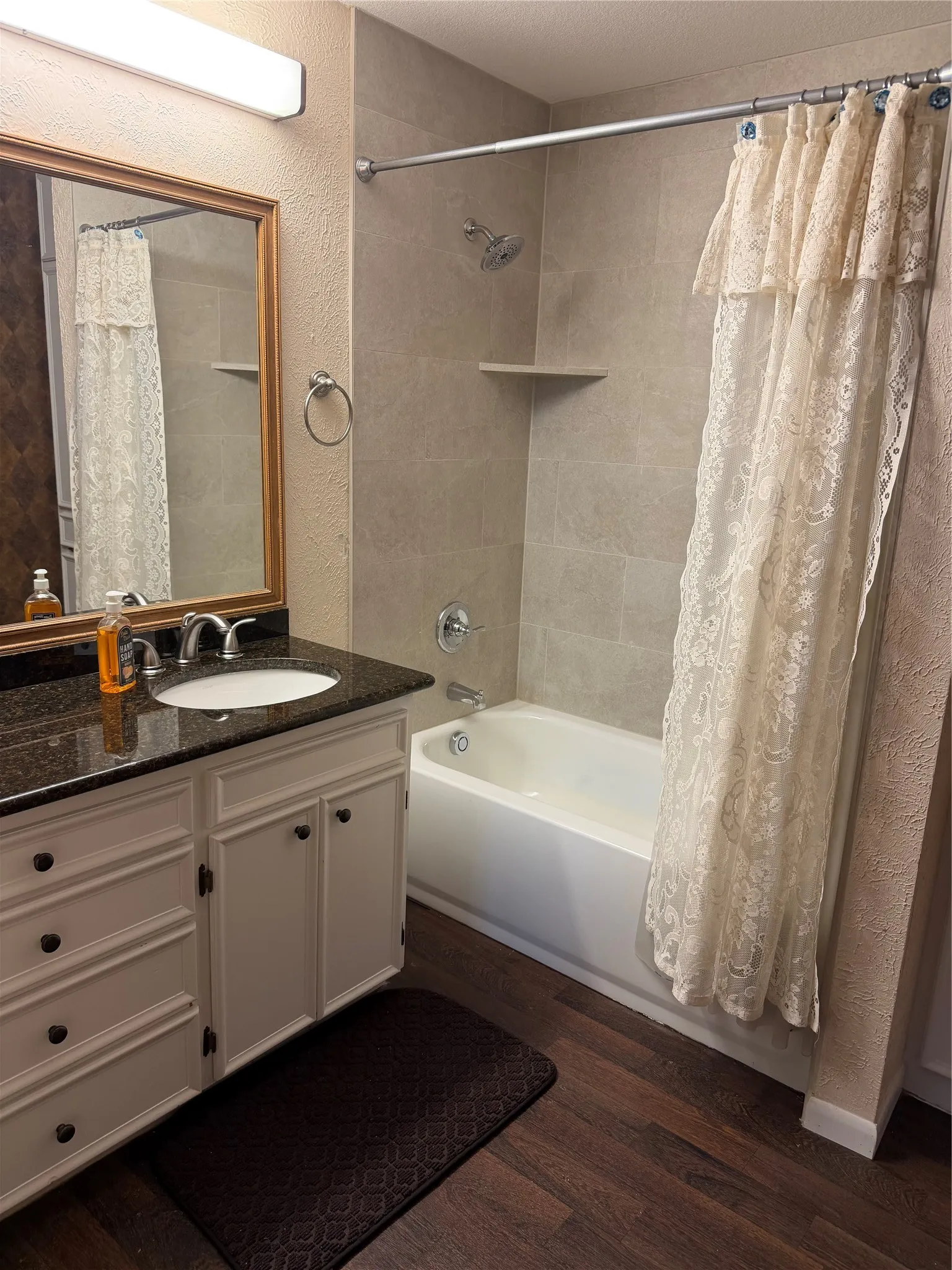 Single Family Residence For Sale in Johnson County , 7 Fox Hollow Road, Joshua, Texas 76058, 4 Bedroom, 3 Bathroom, 2 Garage spaces, 3,385 Sqft, built in 1985, mls#21401877, Real Estate Agent in Joshua, Homes For Sale in Johnson county, Homes For Sale in Joshua, Realtor in Joshua Texas, Real Estate Brokerage Independent Realty Texas, Luminita Cordes Realtor