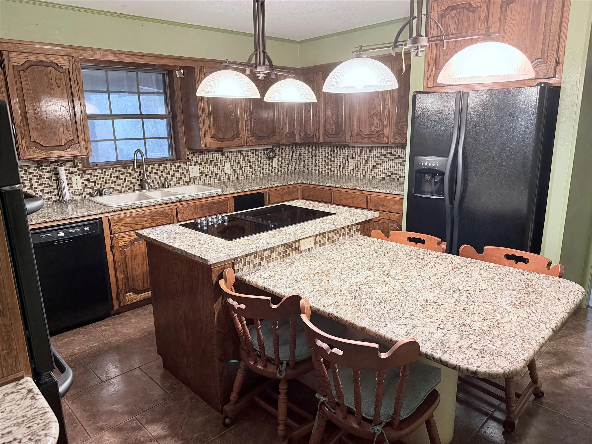 Single Family Residence For Sale in Johnson County , 7 Fox Hollow Road, Joshua, Texas 76058, 4 Bedroom, 3 Bathroom, 2 Garage spaces, 3,385 Sqft, built in 1985, mls#21401877, Real Estate Agent in Joshua, Homes For Sale in Johnson county, Homes For Sale in Joshua, Realtor in Joshua Texas, Real Estate Brokerage Independent Realty Texas, Luminita Cordes Realtor