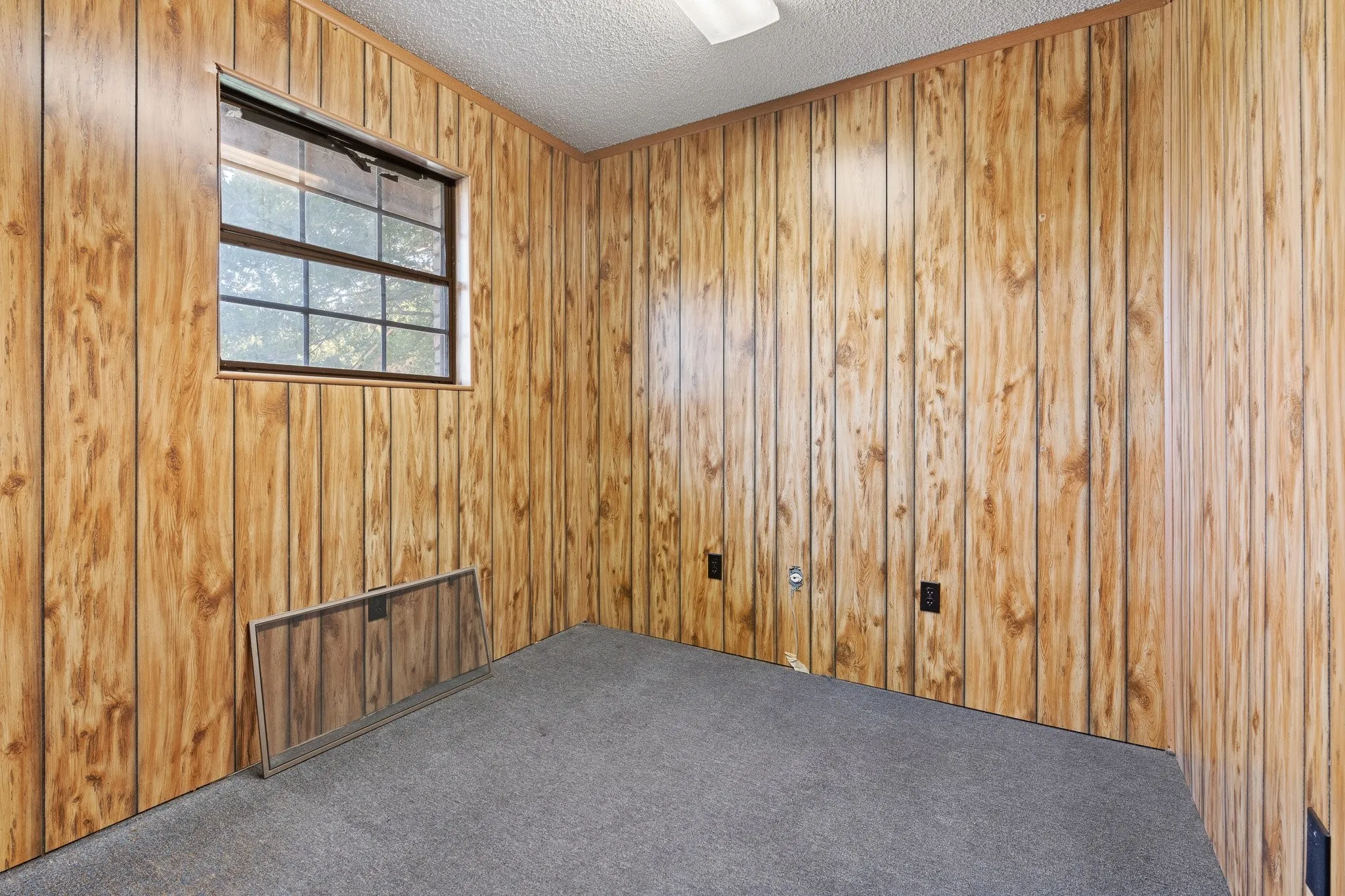 Single Family Residence For Sale in Johnson County , 7 Fox Hollow Road, Joshua, Texas 76058, 4 Bedroom, 3 Bathroom, 2 Garage spaces, 3,385 Sqft, built in 1985, mls#21401877, Real Estate Agent in Joshua, Homes For Sale in Johnson county, Homes For Sale in Joshua, Realtor in Joshua Texas, Real Estate Brokerage Independent Realty Texas, Luminita Cordes Realtor