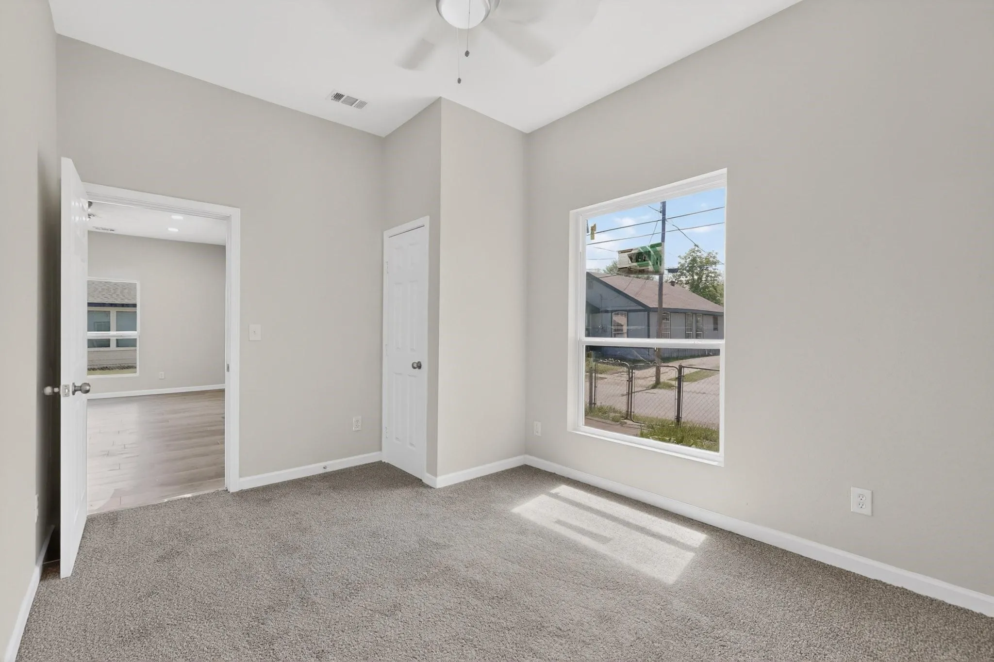 Single Family Residence For Sale in Hunt County , 1612 Jones Street, Greenville, Texas 75401, 3 Bedroom, 2 Bathroom, Garage spaces, 1,367 Sqft, built in 1965, mls#21401878, Real Estate Agent in Greenville, Homes For Sale in Hunt county, Homes For Sale in Greenville, Realtor in Greenville Texas, Real Estate Brokerage Independent Realty Texas, Luminita Cordes Realtor