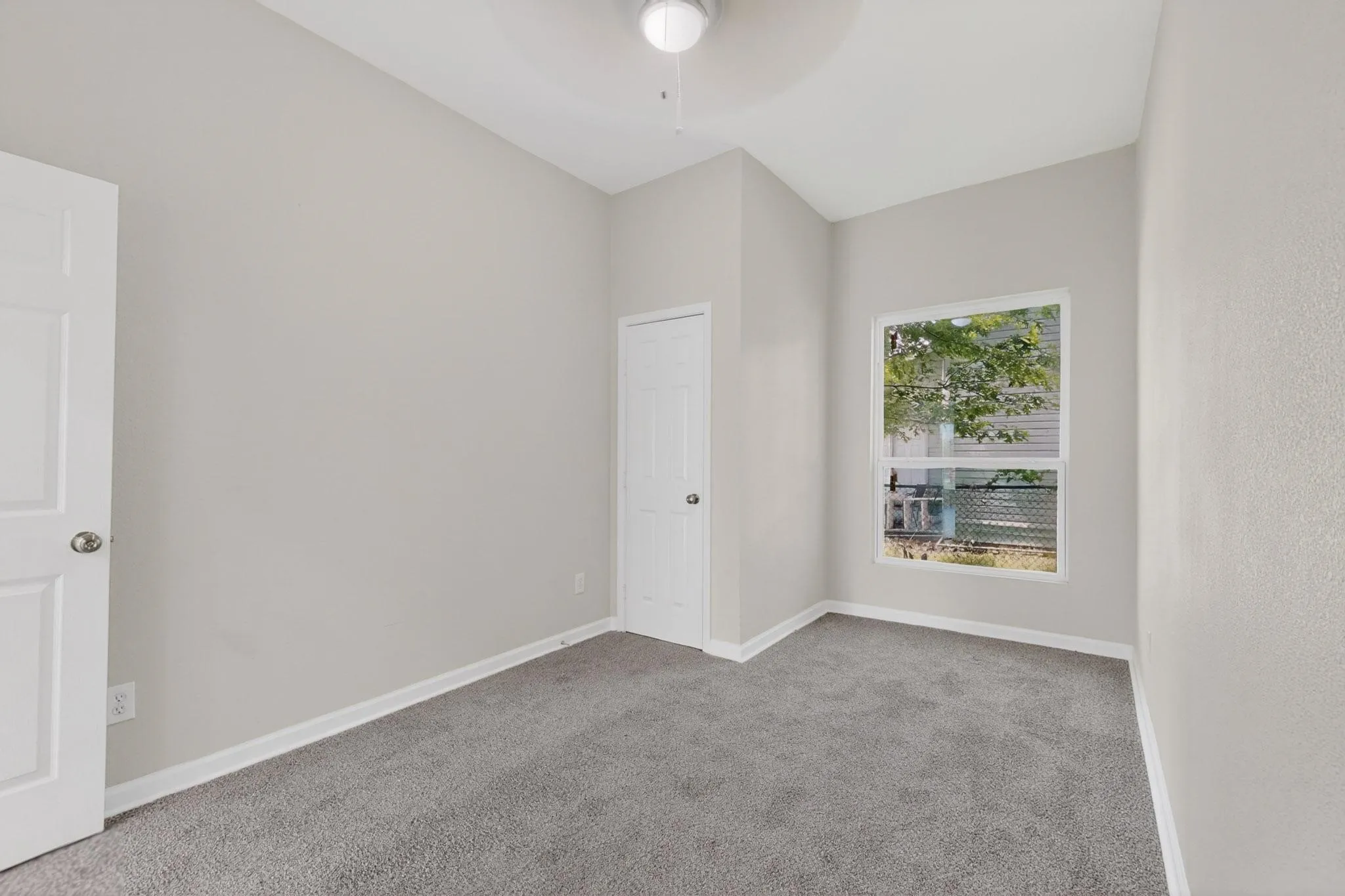 Single Family Residence For Sale in Hunt County , 1612 Jones Street, Greenville, Texas 75401, 3 Bedroom, 2 Bathroom, Garage spaces, 1,367 Sqft, built in 1965, mls#21401878, Real Estate Agent in Greenville, Homes For Sale in Hunt county, Homes For Sale in Greenville, Realtor in Greenville Texas, Real Estate Brokerage Independent Realty Texas, Luminita Cordes Realtor