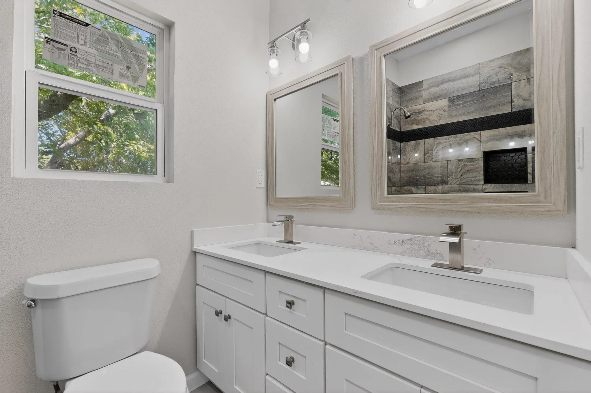 Single Family Residence For Sale in Hunt County , 1612 Jones Street, Greenville, Texas 75401, 3 Bedroom, 2 Bathroom, Garage spaces, 1,367 Sqft, built in 1965, mls#21401878, Real Estate Agent in Greenville, Homes For Sale in Hunt county, Homes For Sale in Greenville, Realtor in Greenville Texas, Real Estate Brokerage Independent Realty Texas, Luminita Cordes Realtor