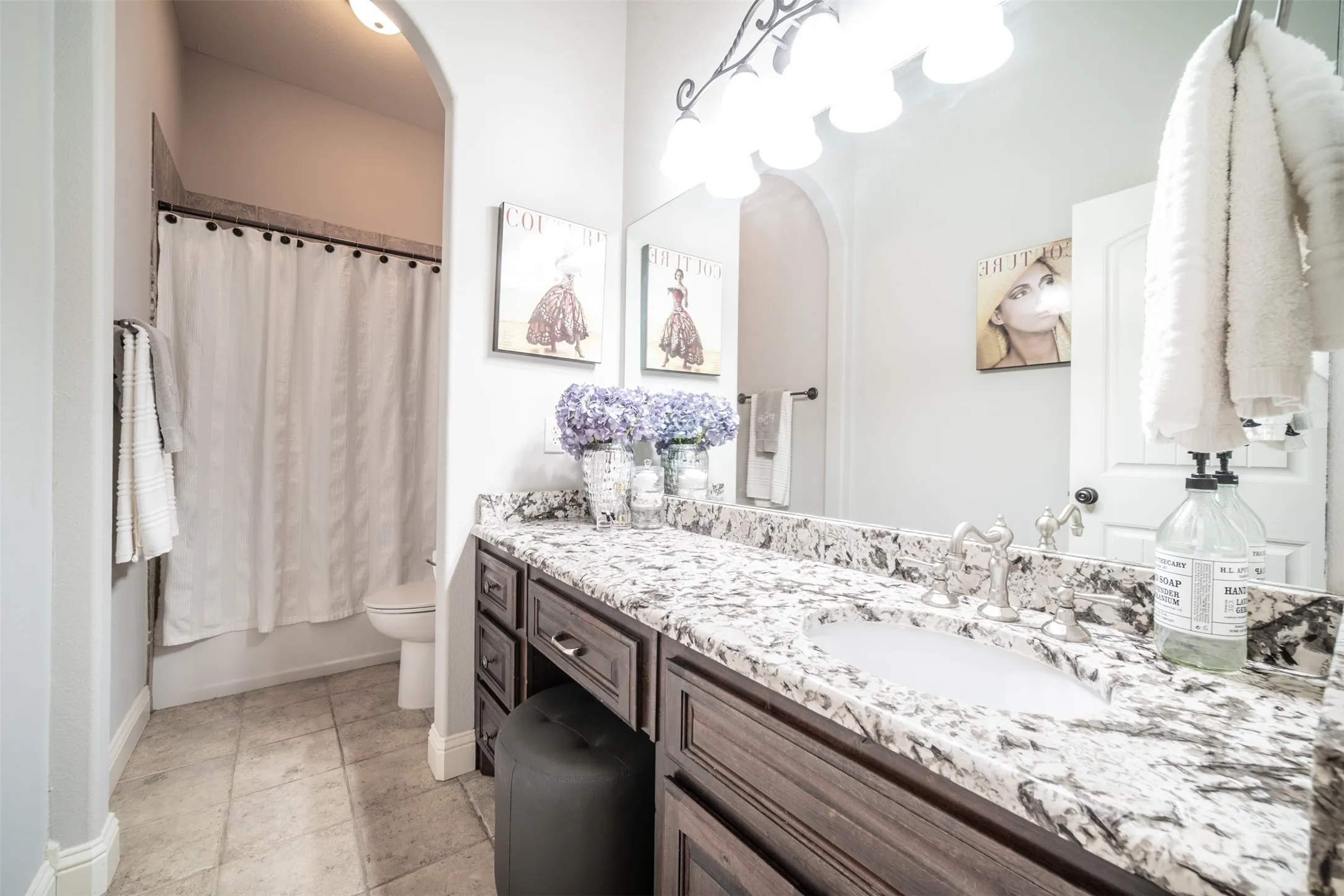 Single Family Residence For Rent in Ellis County , 115 Fairway Drive, Waxahachie, Texas 75165, 3 Bedroom, 3 Bathroom, 2 Garage spaces, 2,534 Sqft, built in 2010, mls#21401879, Real Estate Agent in Waxahachie, Homes For Rent in Ellis county, Homes For Rent in Waxahachie, Realtor in Waxahachie Texas, Real Estate Brokerage Independent Realty Texas, Luminita Cordes Realtor