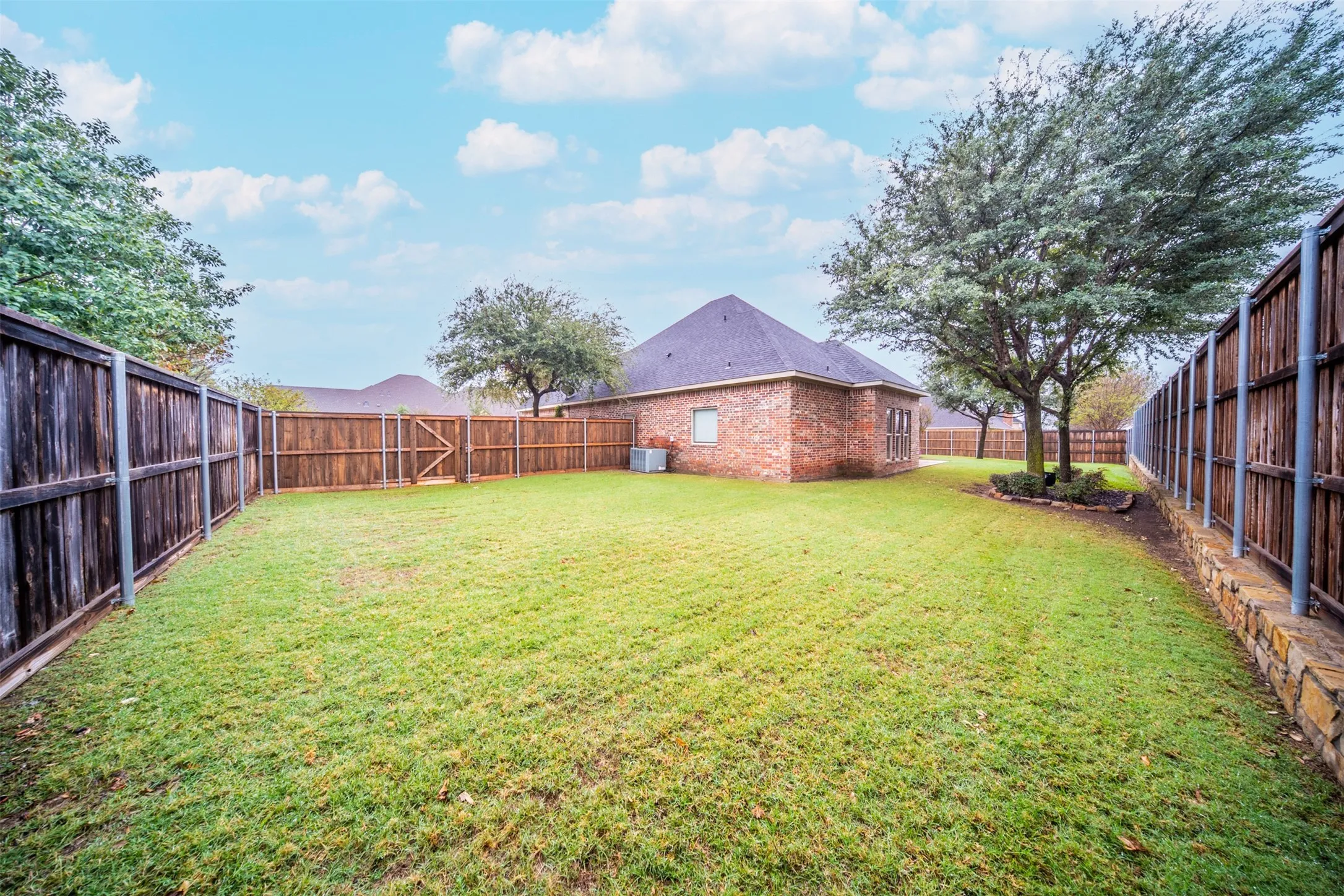 Single Family Residence For Rent in Ellis County , 115 Fairway Drive, Waxahachie, Texas 75165, 3 Bedroom, 3 Bathroom, 2 Garage spaces, 2,534 Sqft, built in 2010, mls#21401879, Real Estate Agent in Waxahachie, Homes For Rent in Ellis county, Homes For Rent in Waxahachie, Realtor in Waxahachie Texas, Real Estate Brokerage Independent Realty Texas, Luminita Cordes Realtor