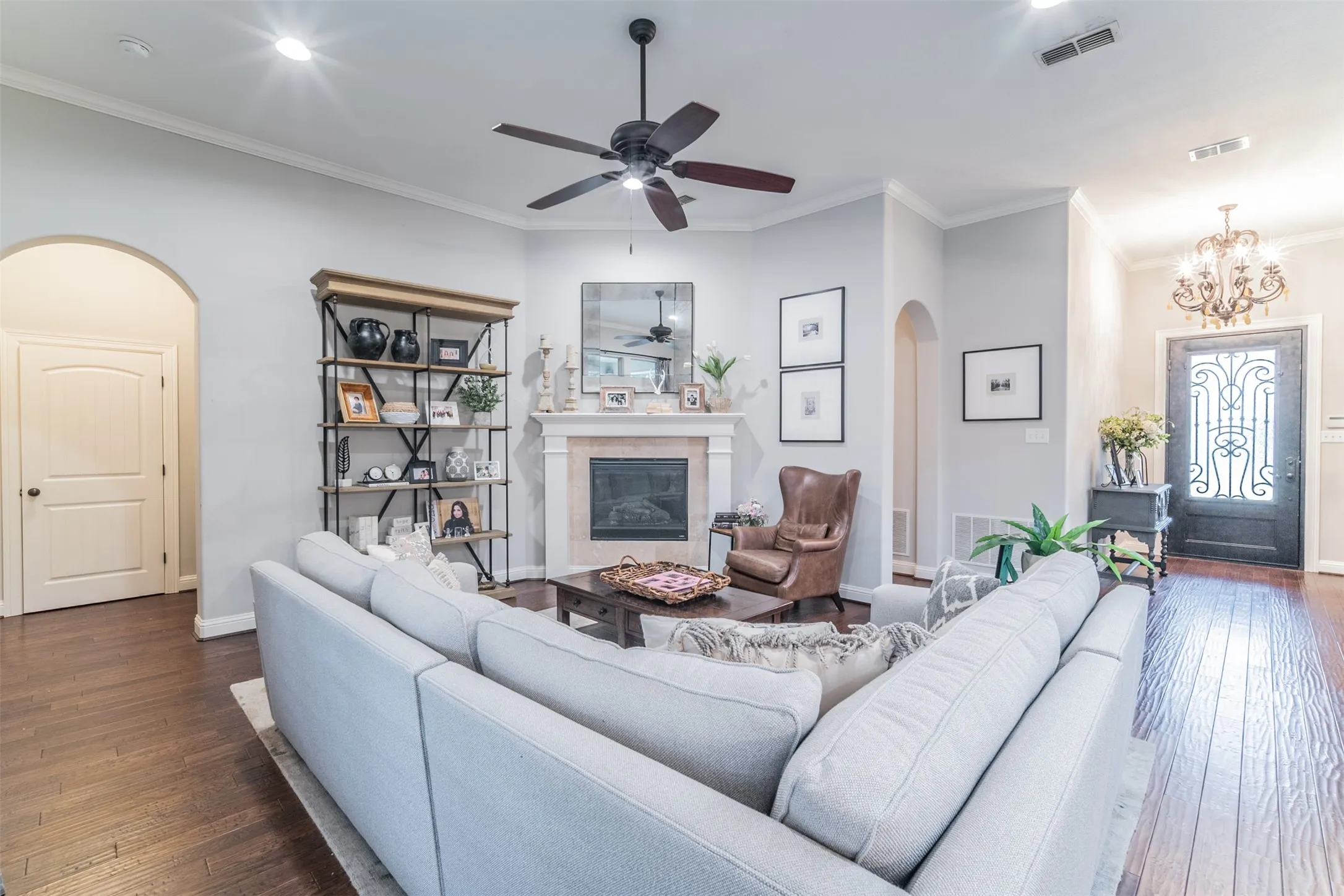 Single Family Residence For Rent in Ellis County , 115 Fairway Drive, Waxahachie, Texas 75165, 3 Bedroom, 3 Bathroom, 2 Garage spaces, 2,534 Sqft, built in 2010, mls#21401879, Real Estate Agent in Waxahachie, Homes For Rent in Ellis county, Homes For Rent in Waxahachie, Realtor in Waxahachie Texas, Real Estate Brokerage Independent Realty Texas, Luminita Cordes Realtor