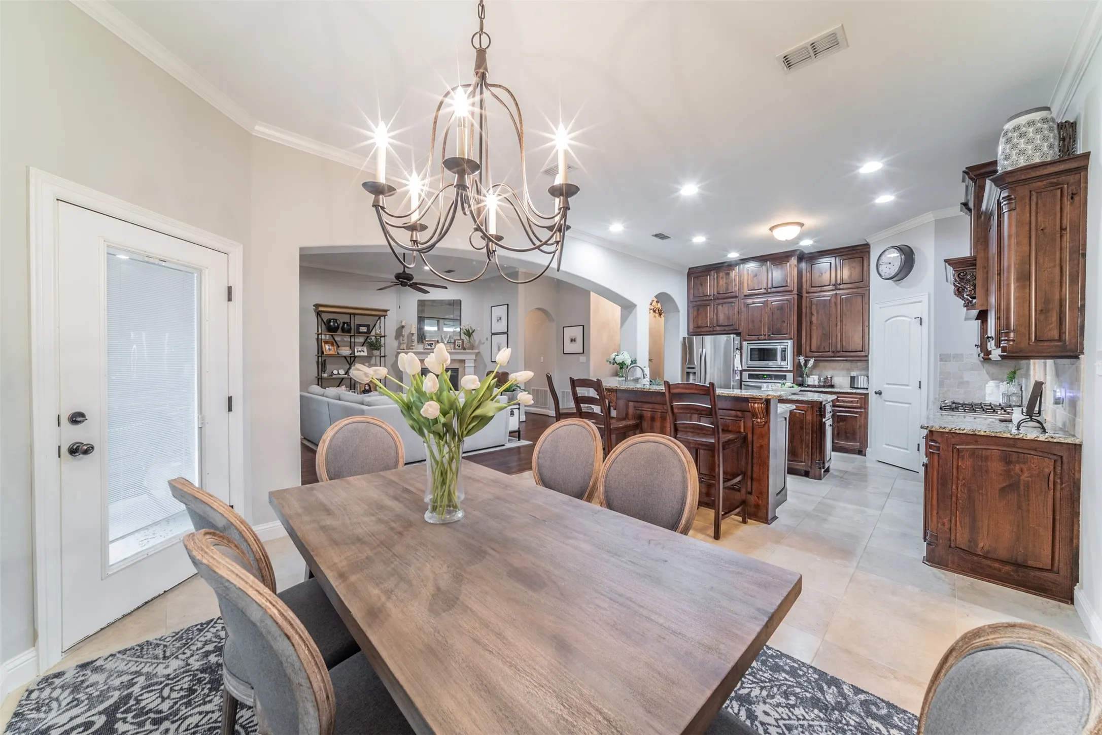 Single Family Residence For Rent in Ellis County , 115 Fairway Drive, Waxahachie, Texas 75165, 3 Bedroom, 3 Bathroom, 2 Garage spaces, 2,534 Sqft, built in 2010, mls#21401879, Real Estate Agent in Waxahachie, Homes For Rent in Ellis county, Homes For Rent in Waxahachie, Realtor in Waxahachie Texas, Real Estate Brokerage Independent Realty Texas, Luminita Cordes Realtor