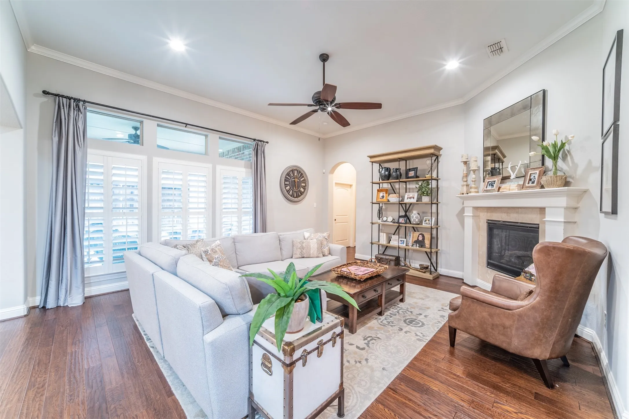 Single Family Residence For Rent in Ellis County , 115 Fairway Drive, Waxahachie, Texas 75165, 3 Bedroom, 3 Bathroom, 2 Garage spaces, 2,534 Sqft, built in 2010, mls#21401879, Real Estate Agent in Waxahachie, Homes For Rent in Ellis county, Homes For Rent in Waxahachie, Realtor in Waxahachie Texas, Real Estate Brokerage Independent Realty Texas, Luminita Cordes Realtor